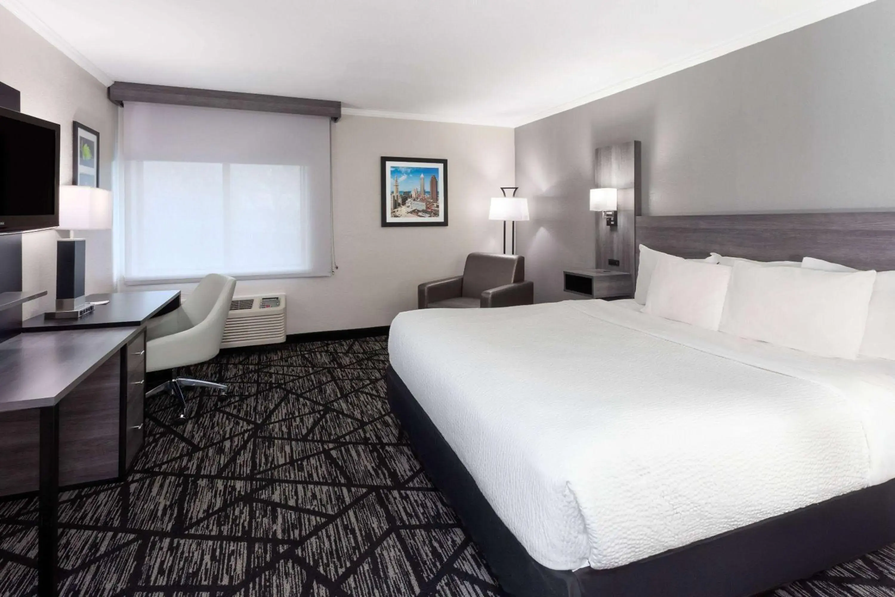 Deluxe King Room in La Quinta Inn by Wyndham Cleveland Independence Deluxe King Room in La Quinta Inn by Wyndham Cleveland Independence