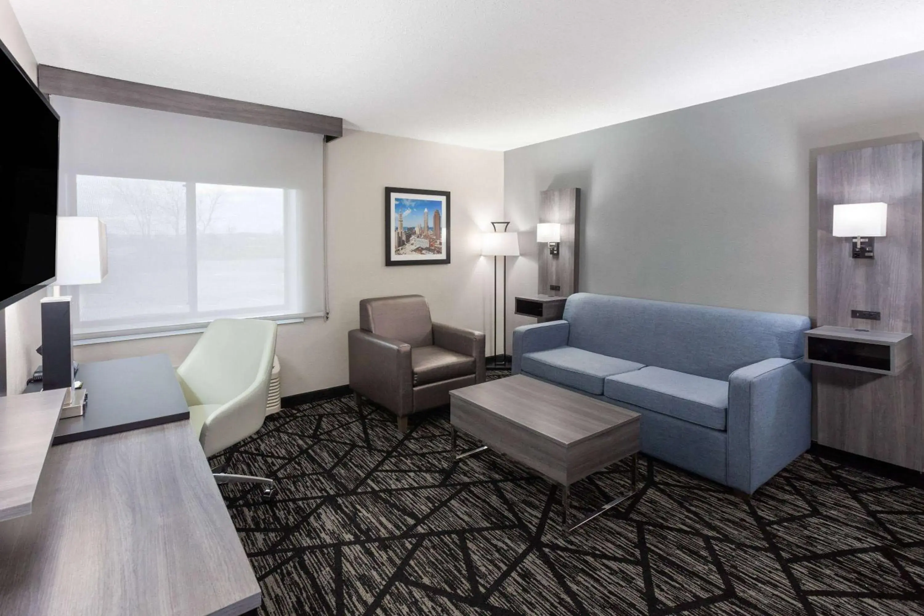 Photo of the whole room in La Quinta Inn by Wyndham Cleveland Independence Photo of the whole room in La Quinta Inn by Wyndham Cleveland Independence