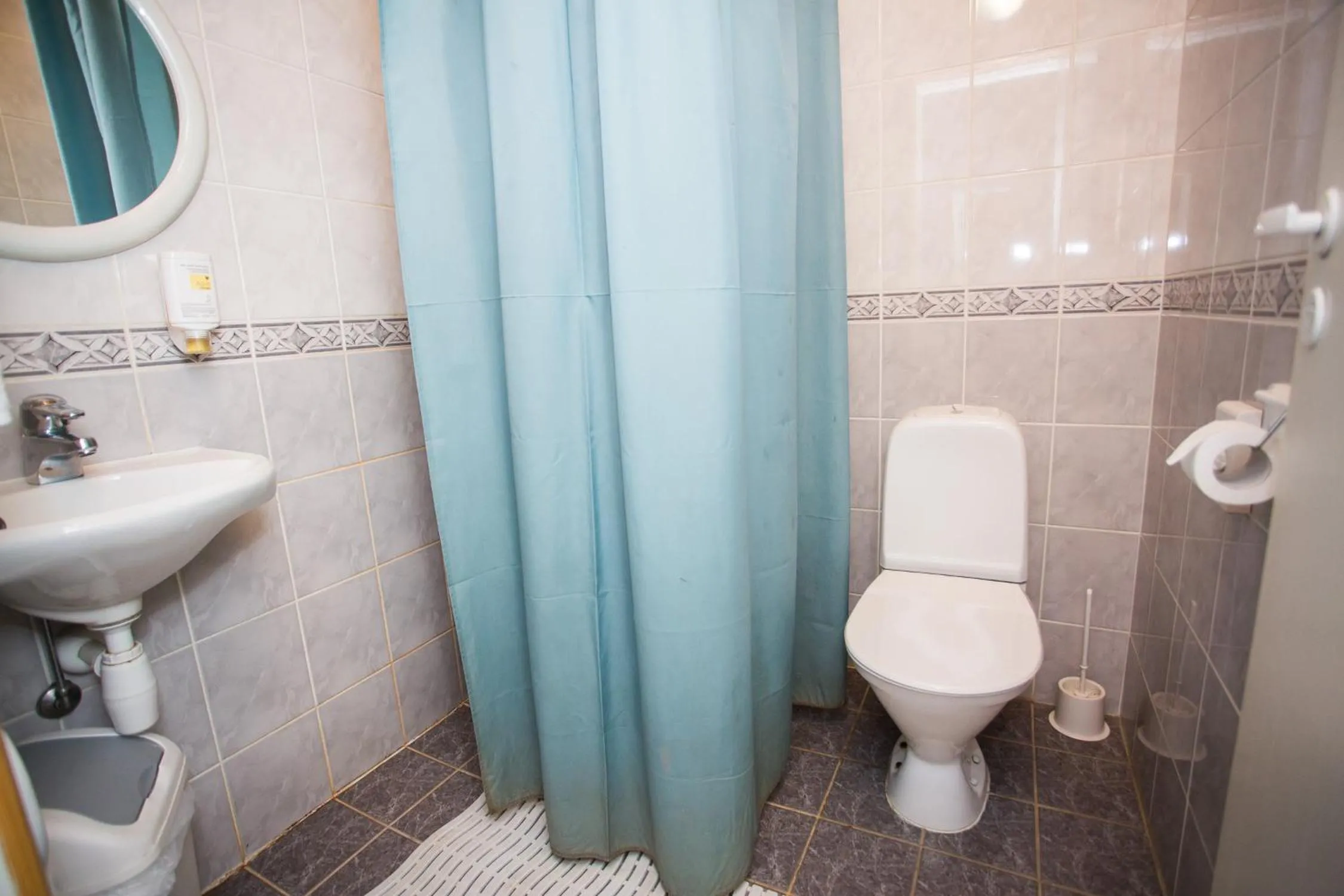 Shower in Katariina Guesthouse