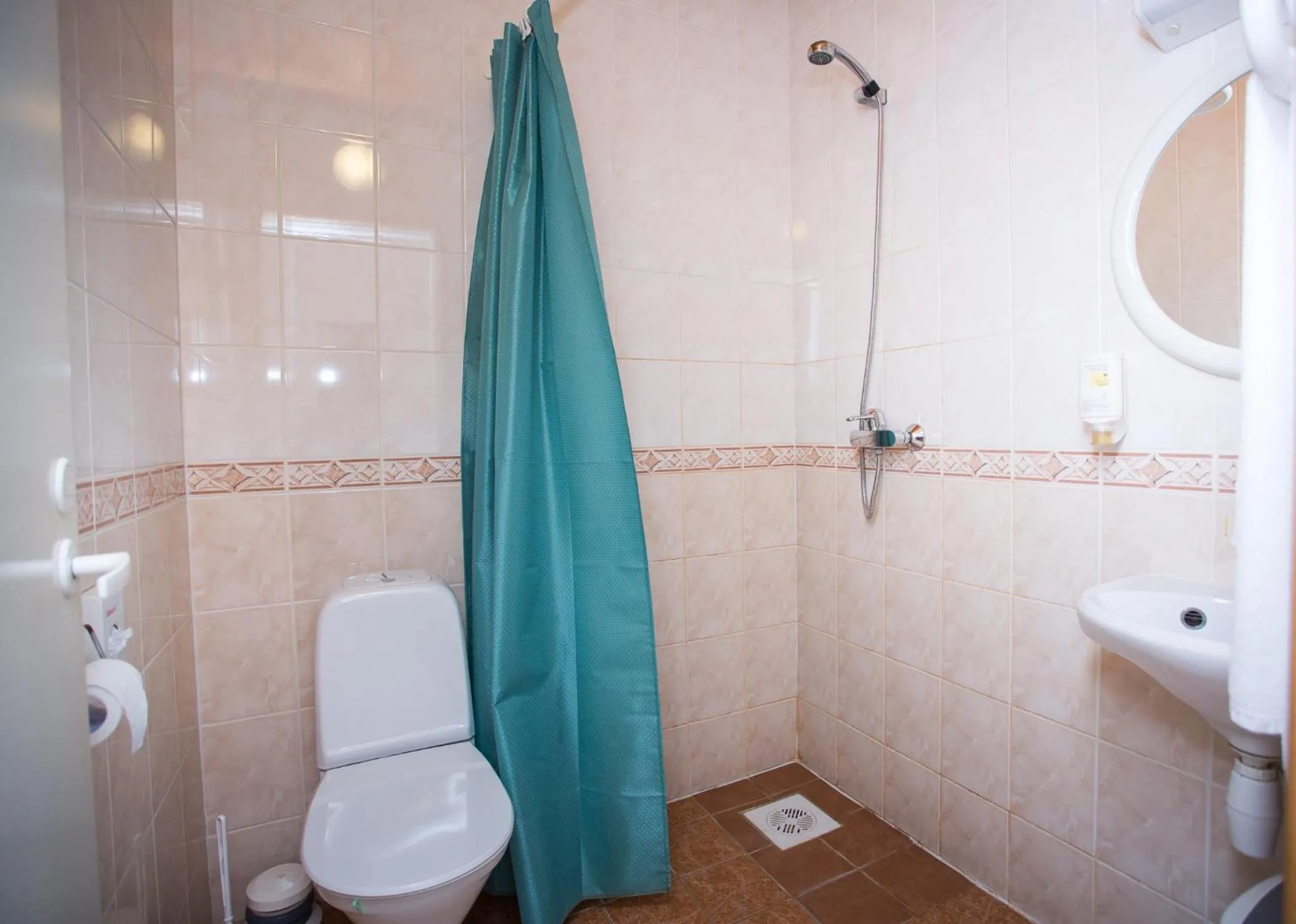 Shower in Katariina Guesthouse