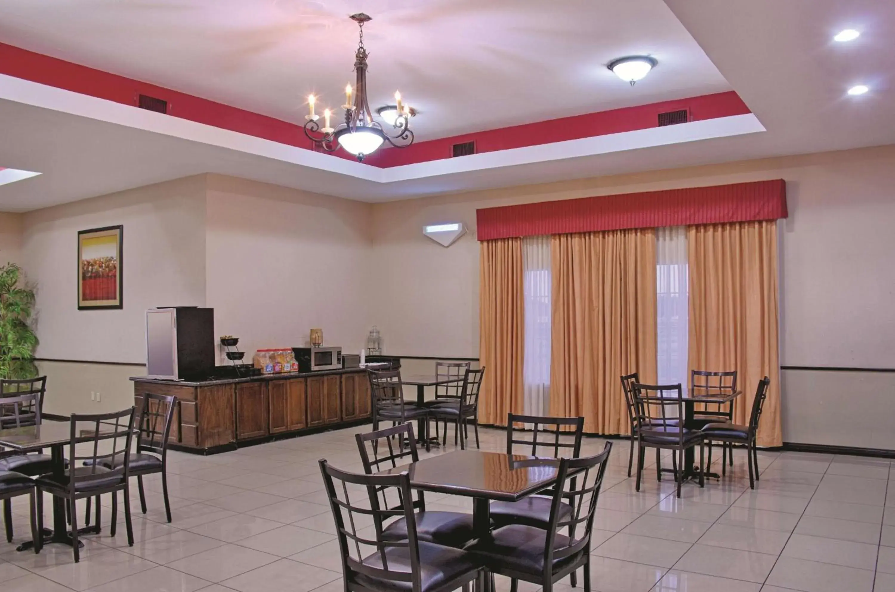 Restaurant/places to eat in La Quinta by Wyndham Alice Restaurant/places to eat in La Quinta by Wyndham Alice