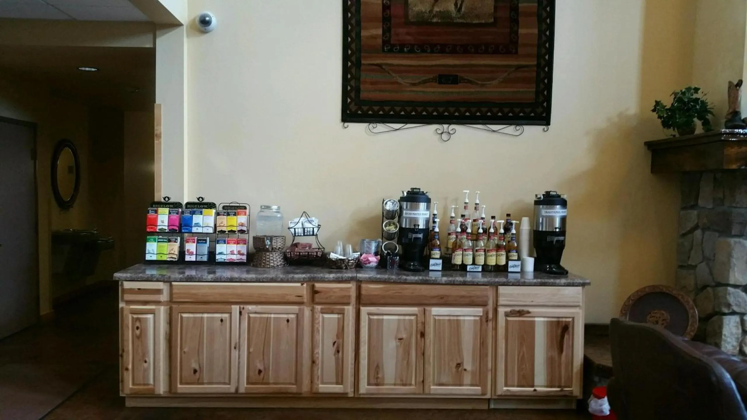 Coffee/tea facilities in Arbuckle Lodge Gillette