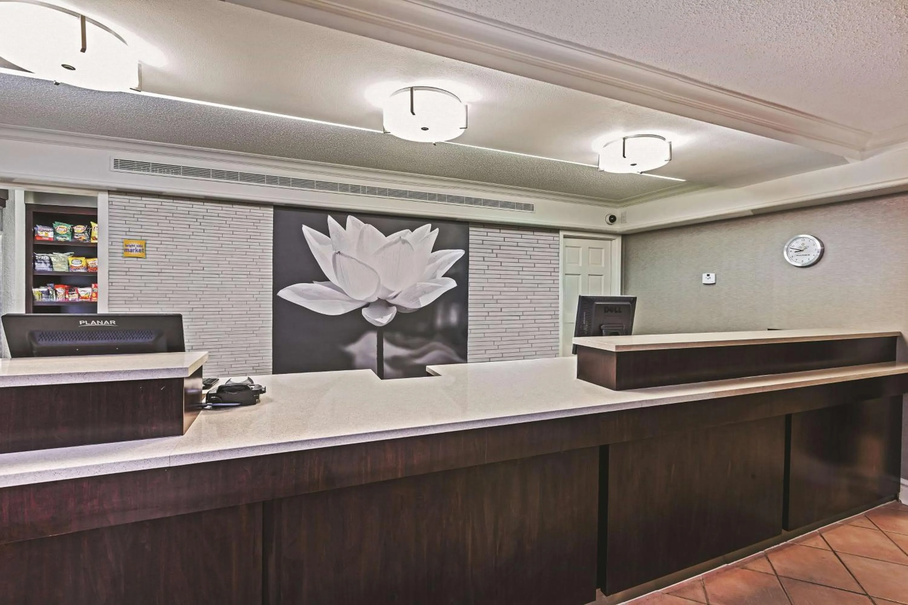 Lobby or reception in Travelodge by Wyndham Houston Cy-Fair