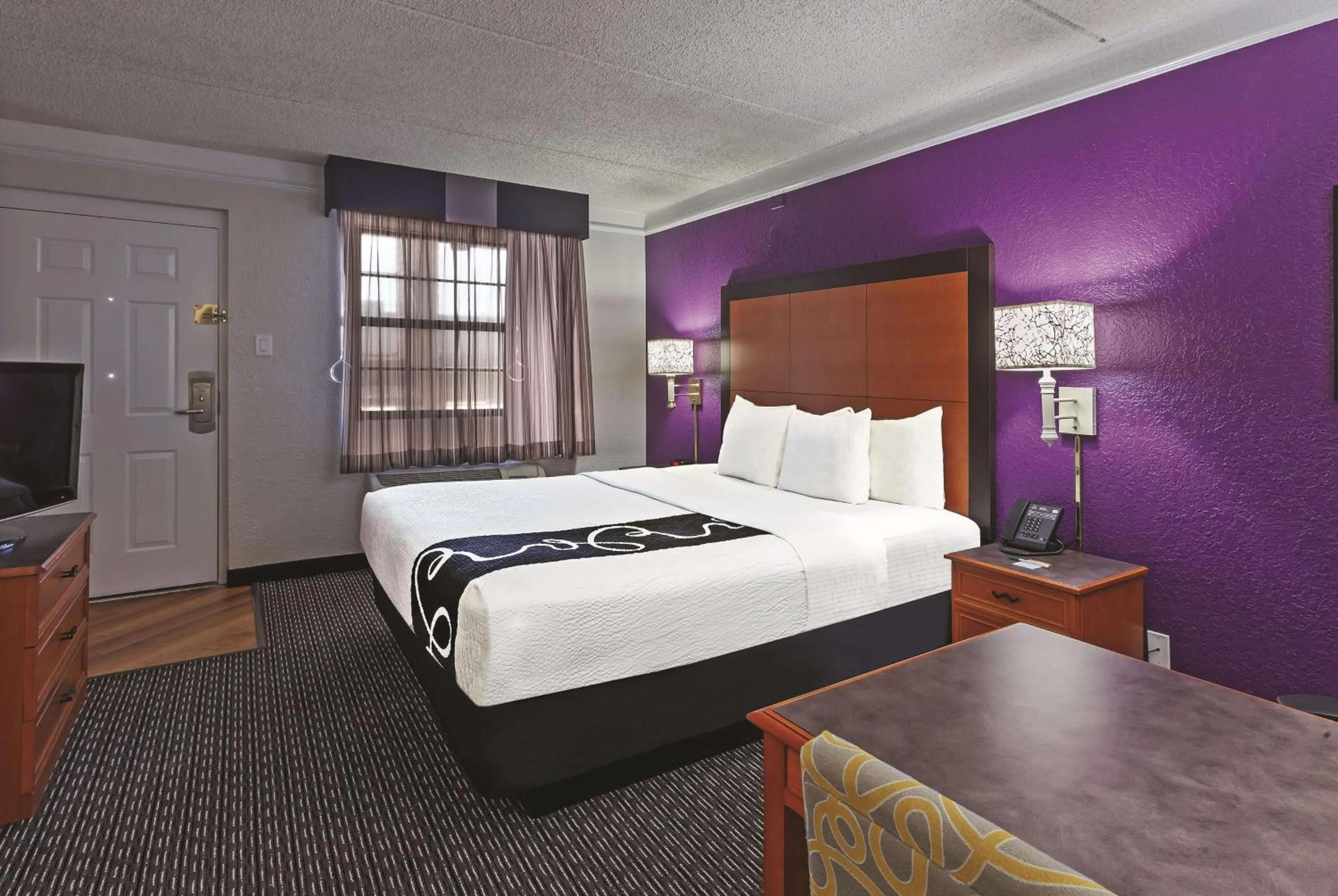 Photo of the whole room, Bed in Travelodge by Wyndham Houston Cy-Fair