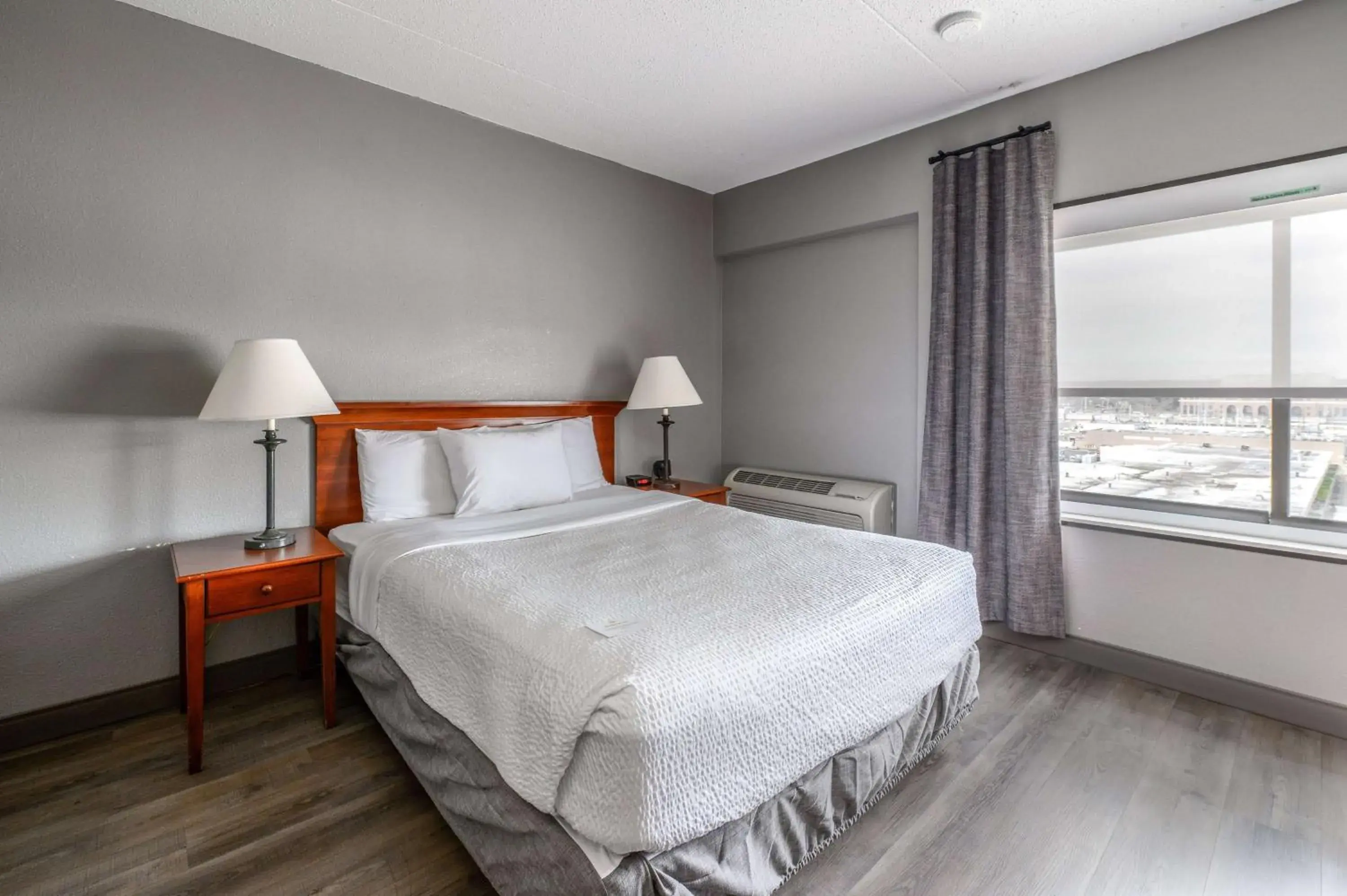 Photo of the whole room, Bed in La Quinta by Wyndham New Haven Photo of the whole room, Bed in La Quinta by Wyndham New Haven