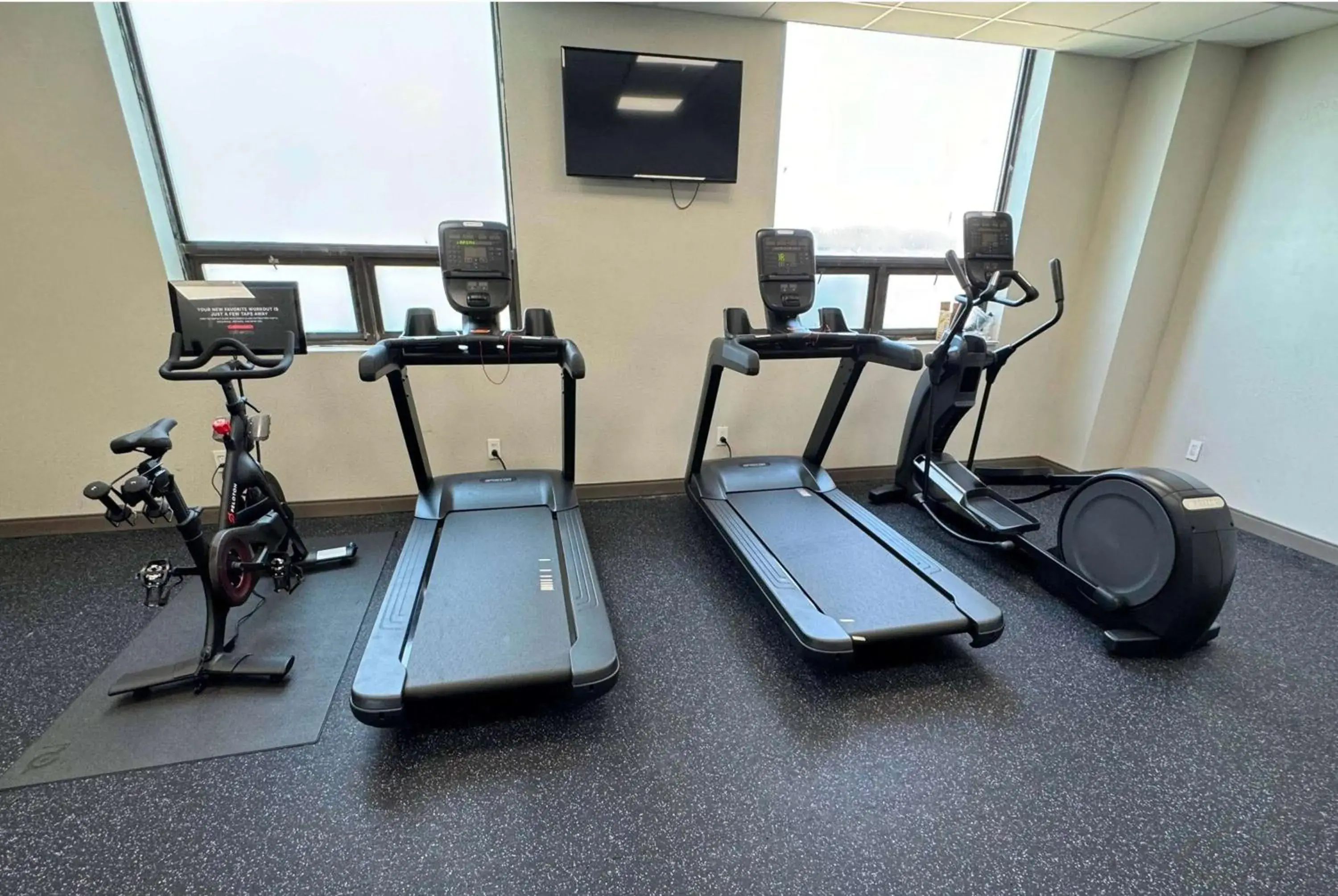 Fitness centre/facilities in La Quinta by Wyndham New Haven Fitness centre/facilities in La Quinta by Wyndham New Haven