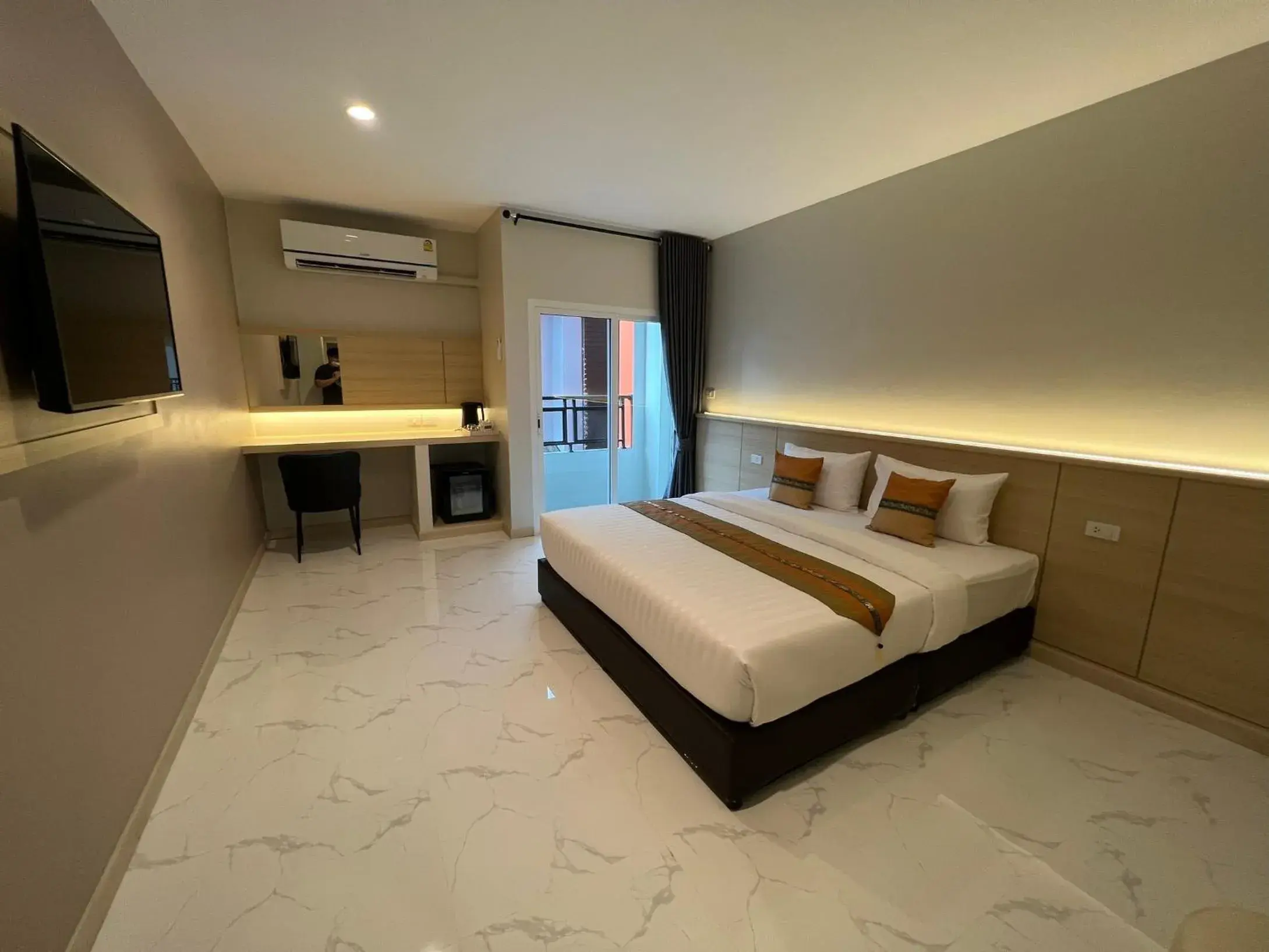 Deluxe King Room in THE HUB SURATTHANl Deluxe King Room in THE HUB SURATTHANl