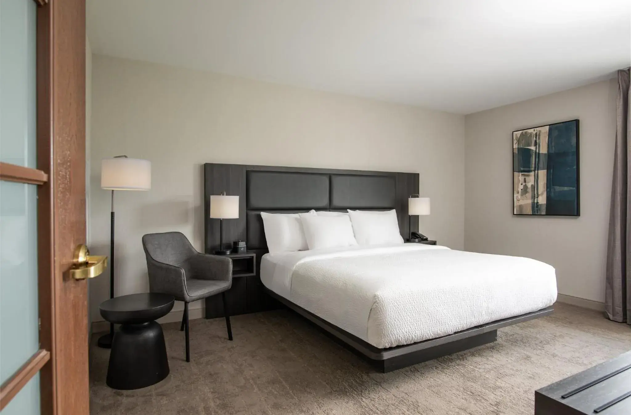 Photo of the whole room, Bed in Holiday Inn Express St. Albans by IHG Photo of the whole room, Bed in Holiday Inn Express St. Albans by IHG