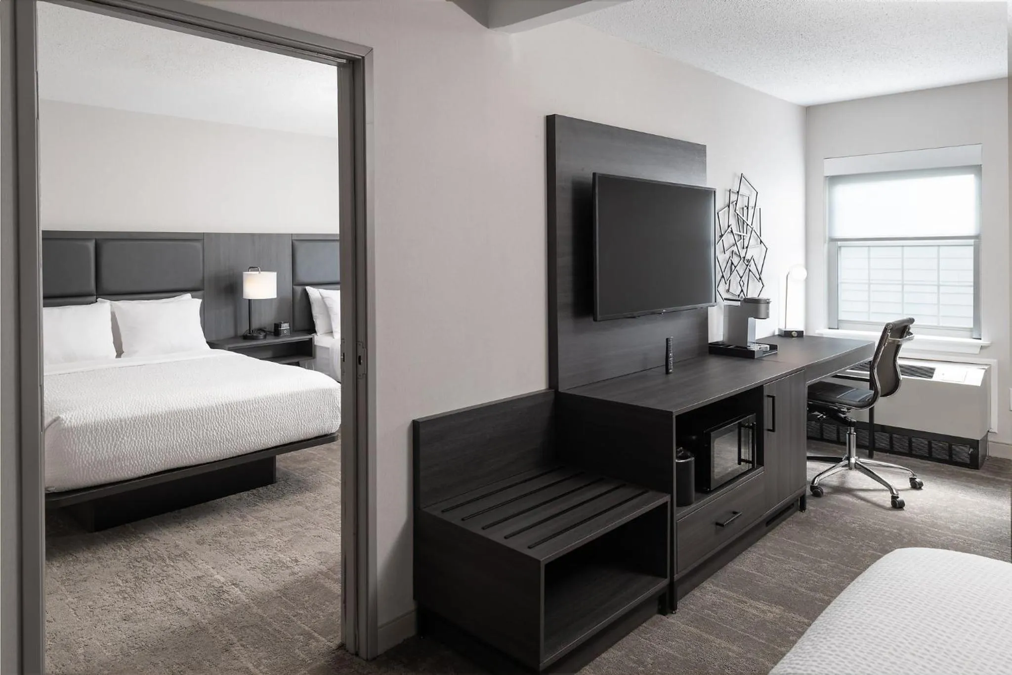 Photo of the whole room, Bed in La Quinta by Wyndham St. Albans