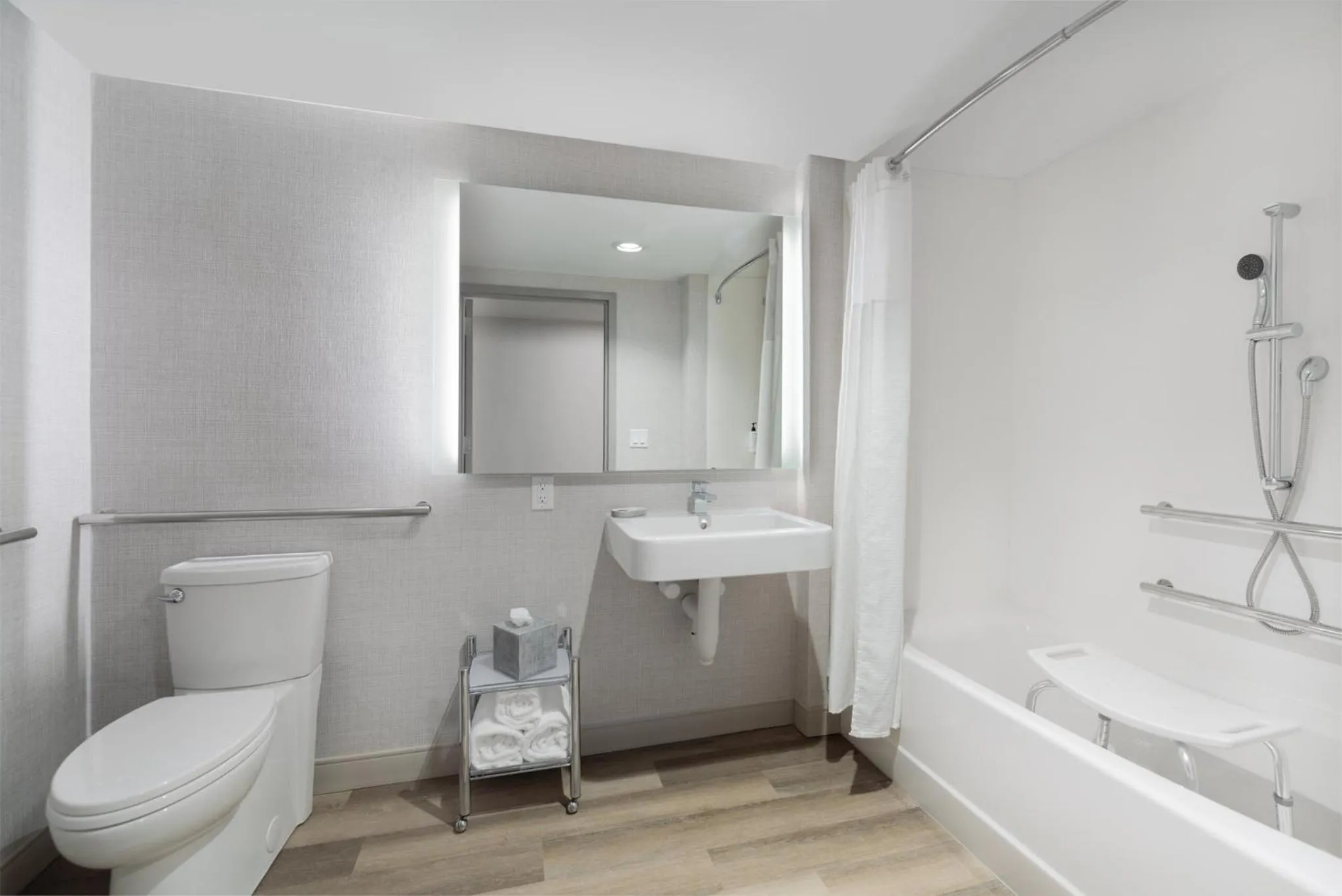 Photo of the whole room in Holiday Inn Express St. Albans by IHG