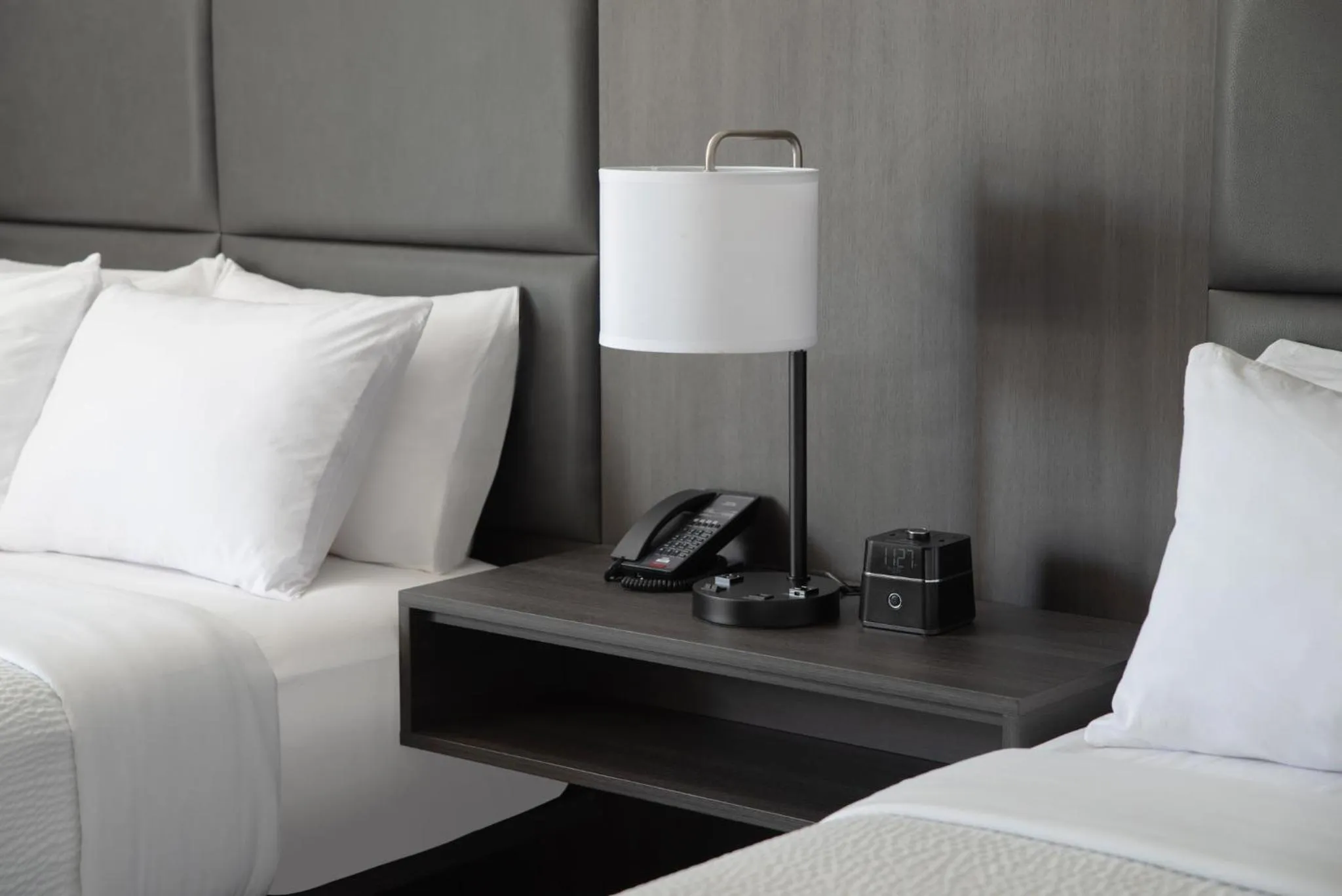 Photo of the whole room, Bed in Holiday Inn Express St. Albans by IHG