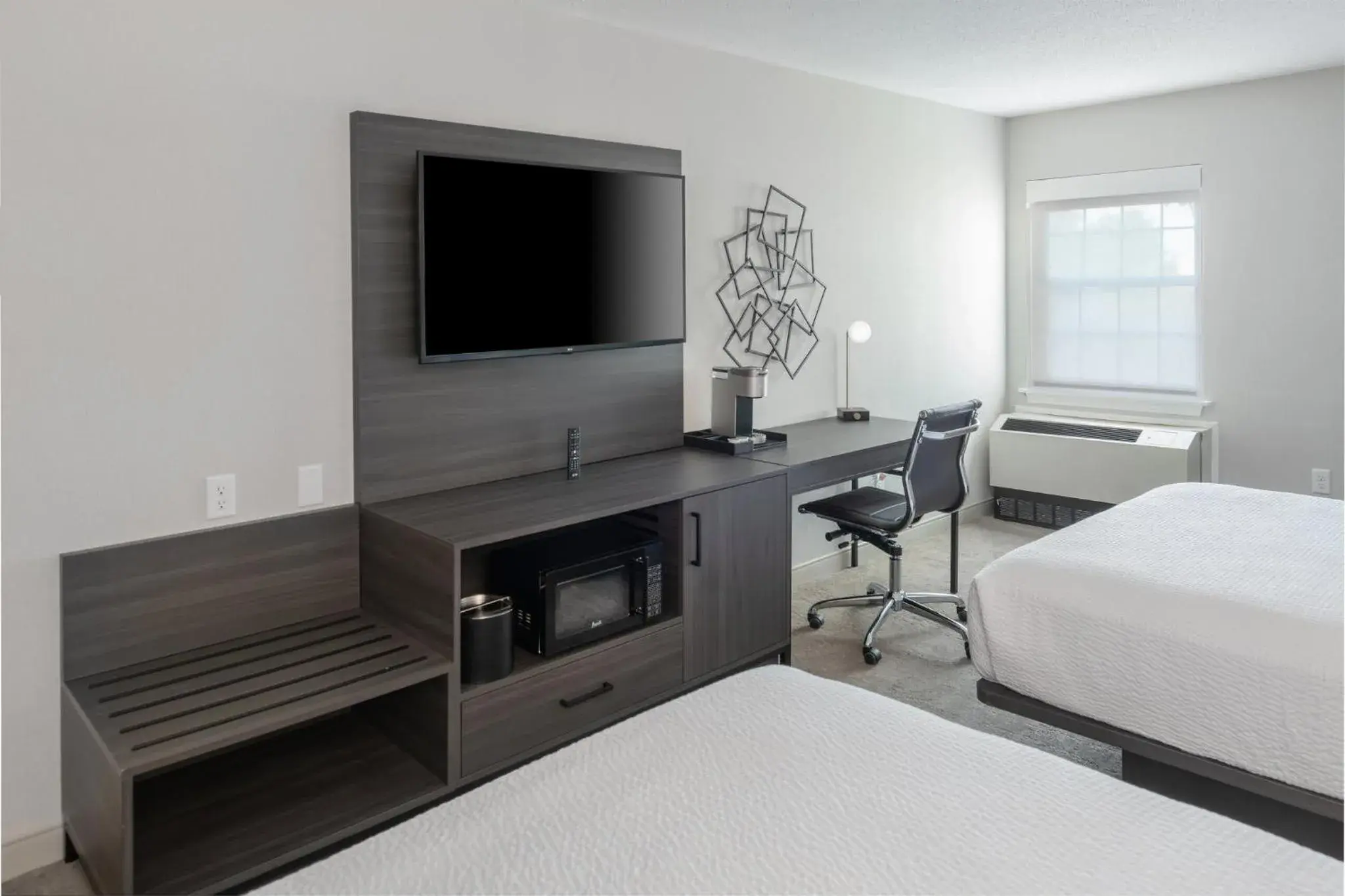 Bedroom, Bed in Holiday Inn Express St. Albans by IHG Bedroom, Bed in Holiday Inn Express St. Albans by IHG