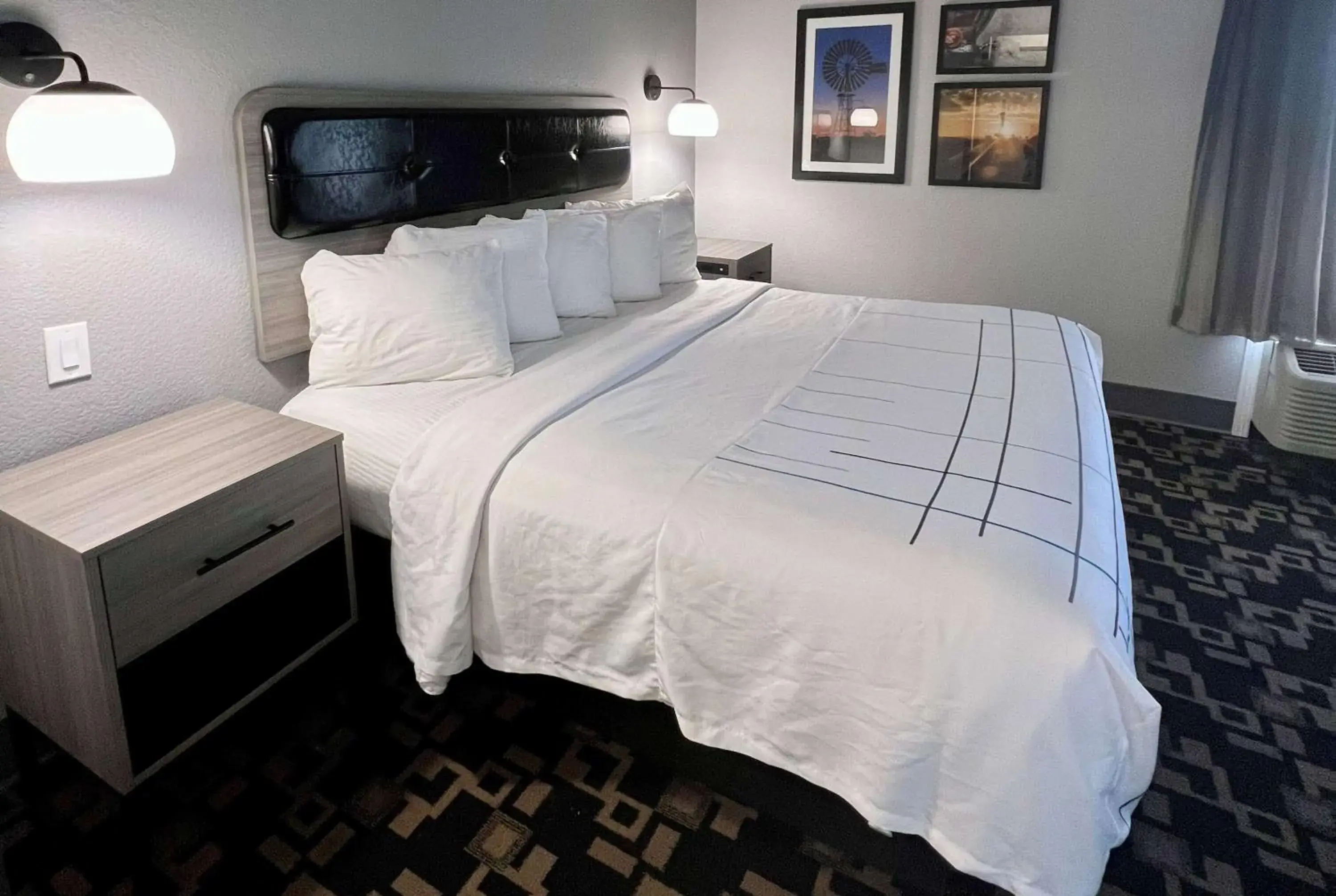 Photo of the whole room, Bed in La Quinta by Wyndham Big Spring Photo of the whole room, Bed in La Quinta by Wyndham Big Spring