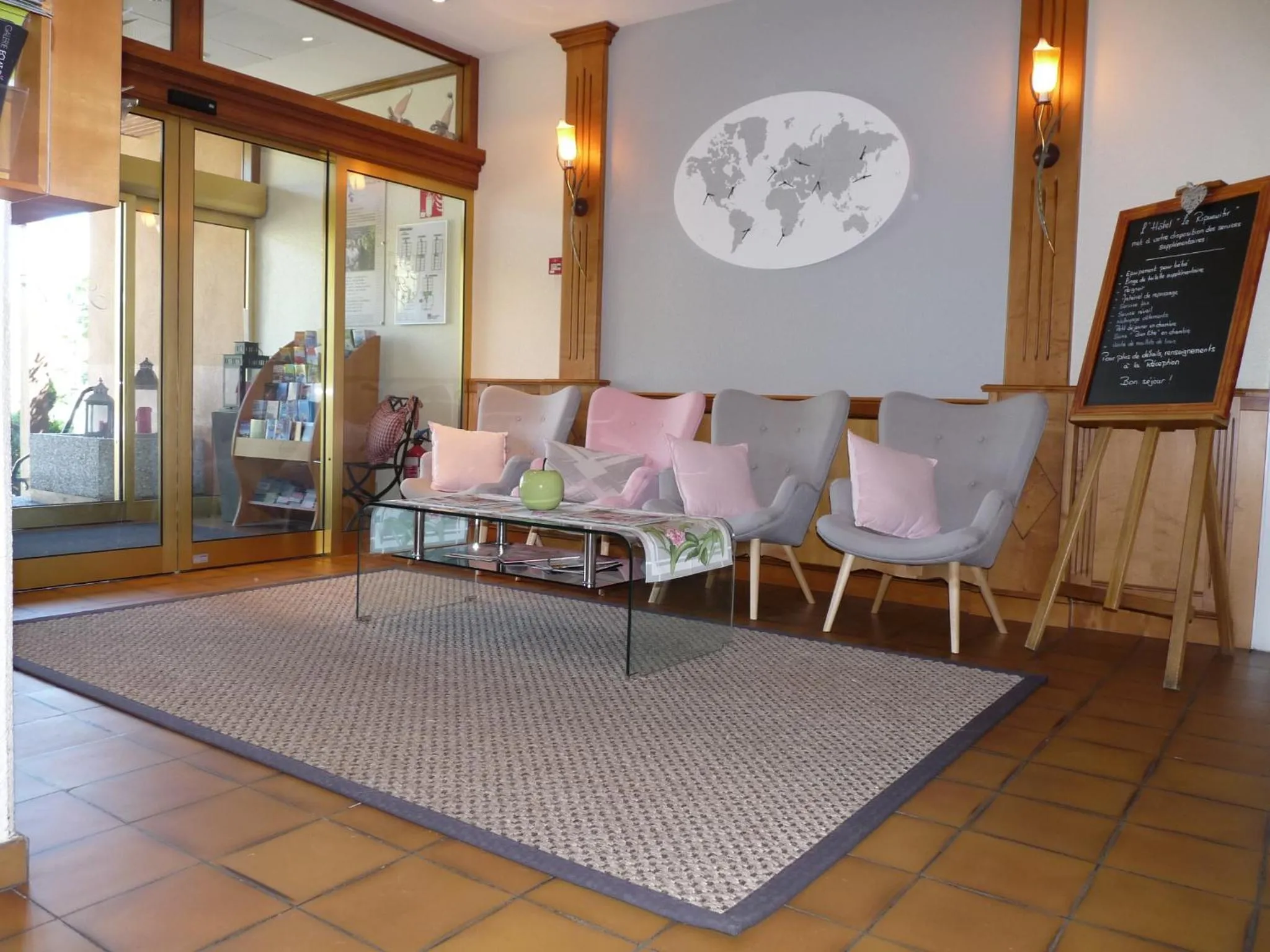 Lobby or reception in Hôtel Le Riquewihr