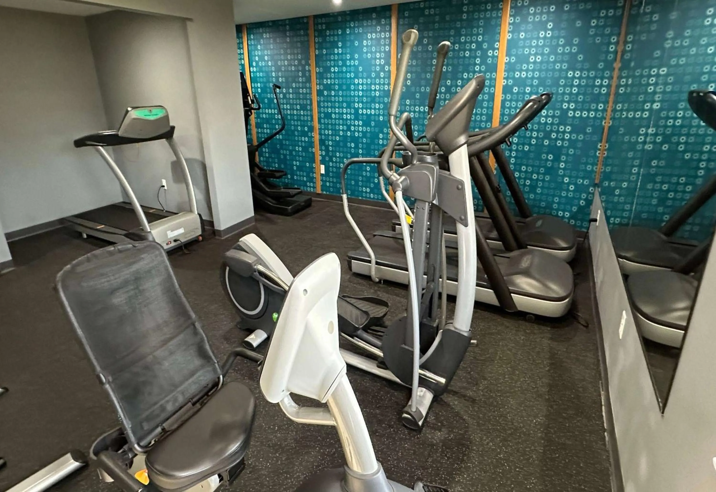 Fitness centre/facilities in La Quinta Inn by Wyndham Sheboygan