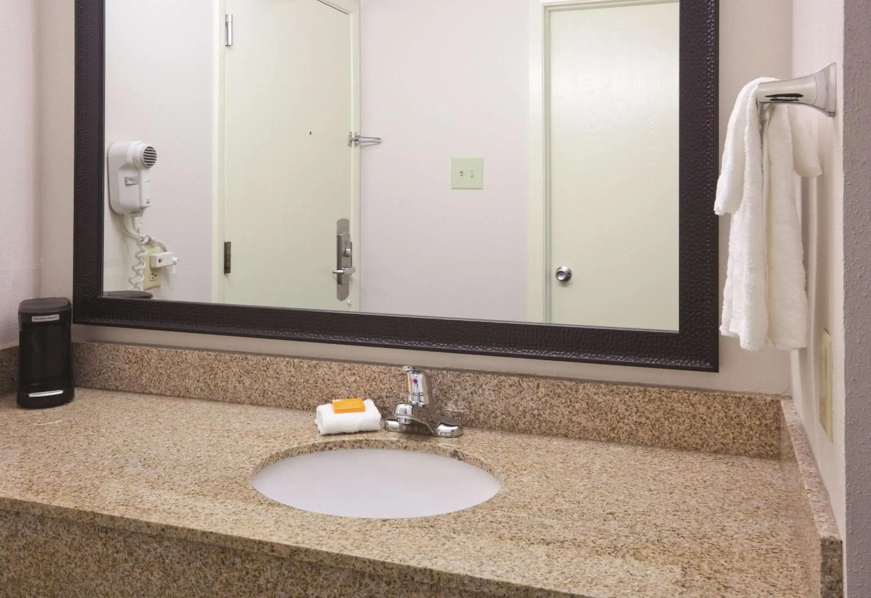 Photo of the whole room in La Quinta Inn by Wyndham Sheboygan Photo of the whole room in La Quinta Inn by Wyndham Sheboygan