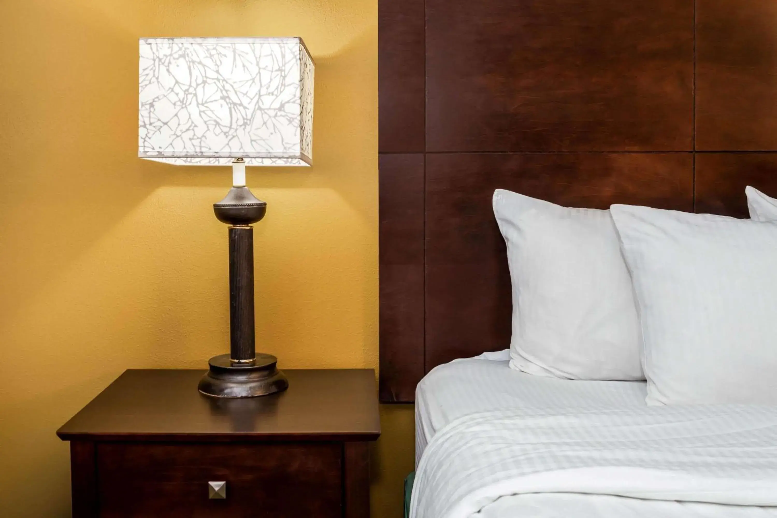 Photo of the whole room, Bed in La Quinta Inn by Wyndham Sheboygan Photo of the whole room, Bed in La Quinta Inn by Wyndham Sheboygan