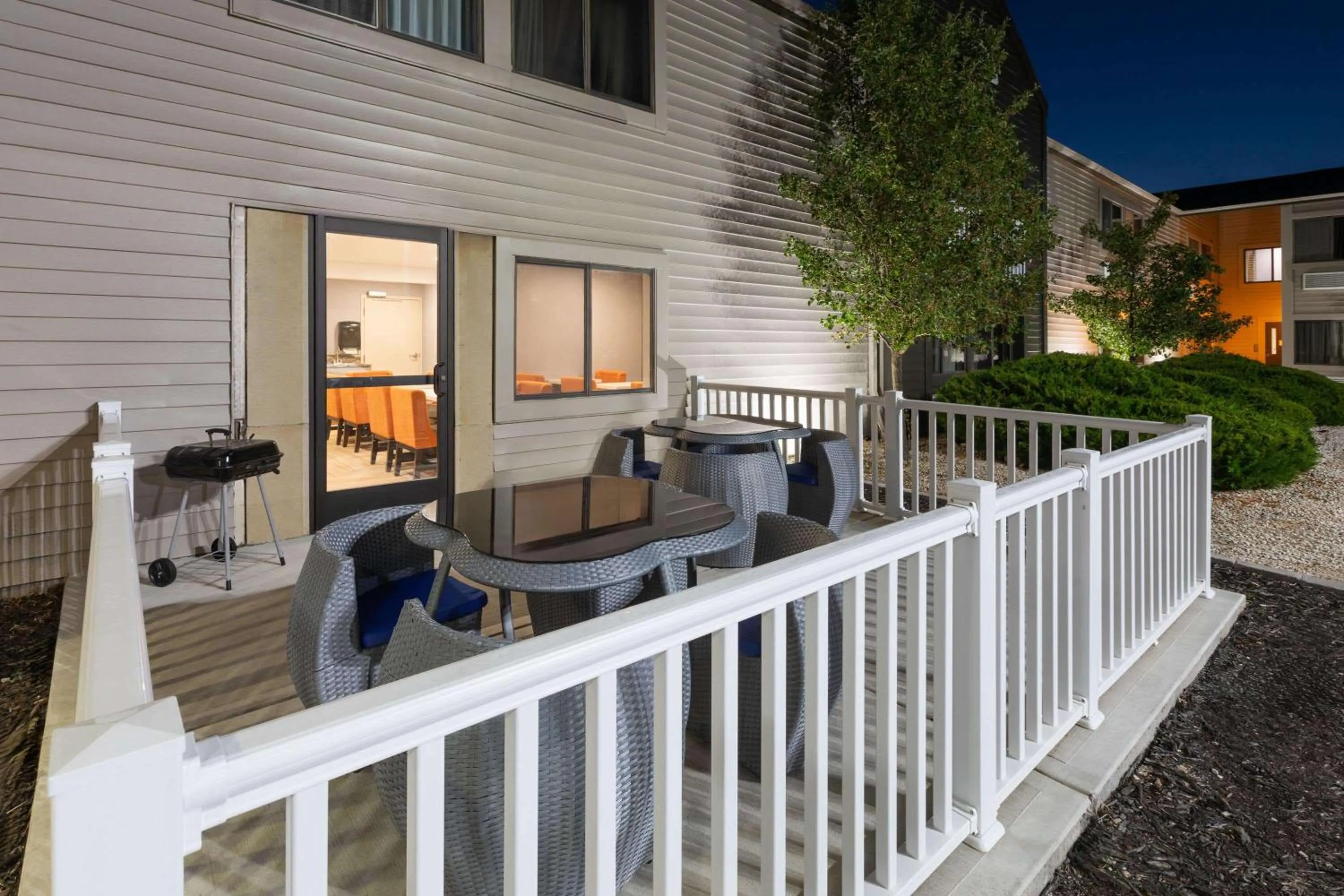 BBQ facilities in La Quinta Inn by Wyndham Sheboygan