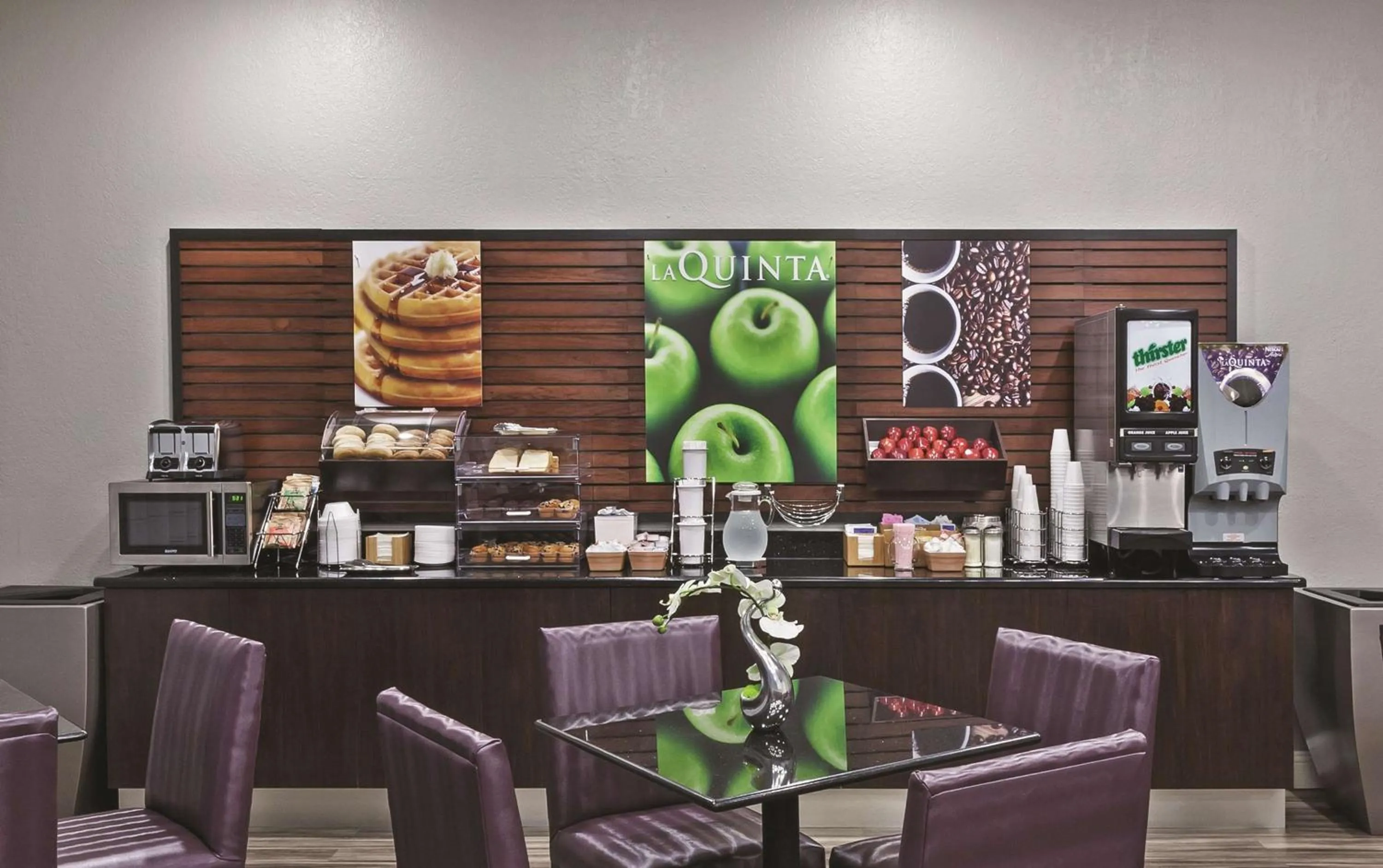Restaurant/places to eat in La Quinta Inn by Wyndham and Conference Center San Angelo