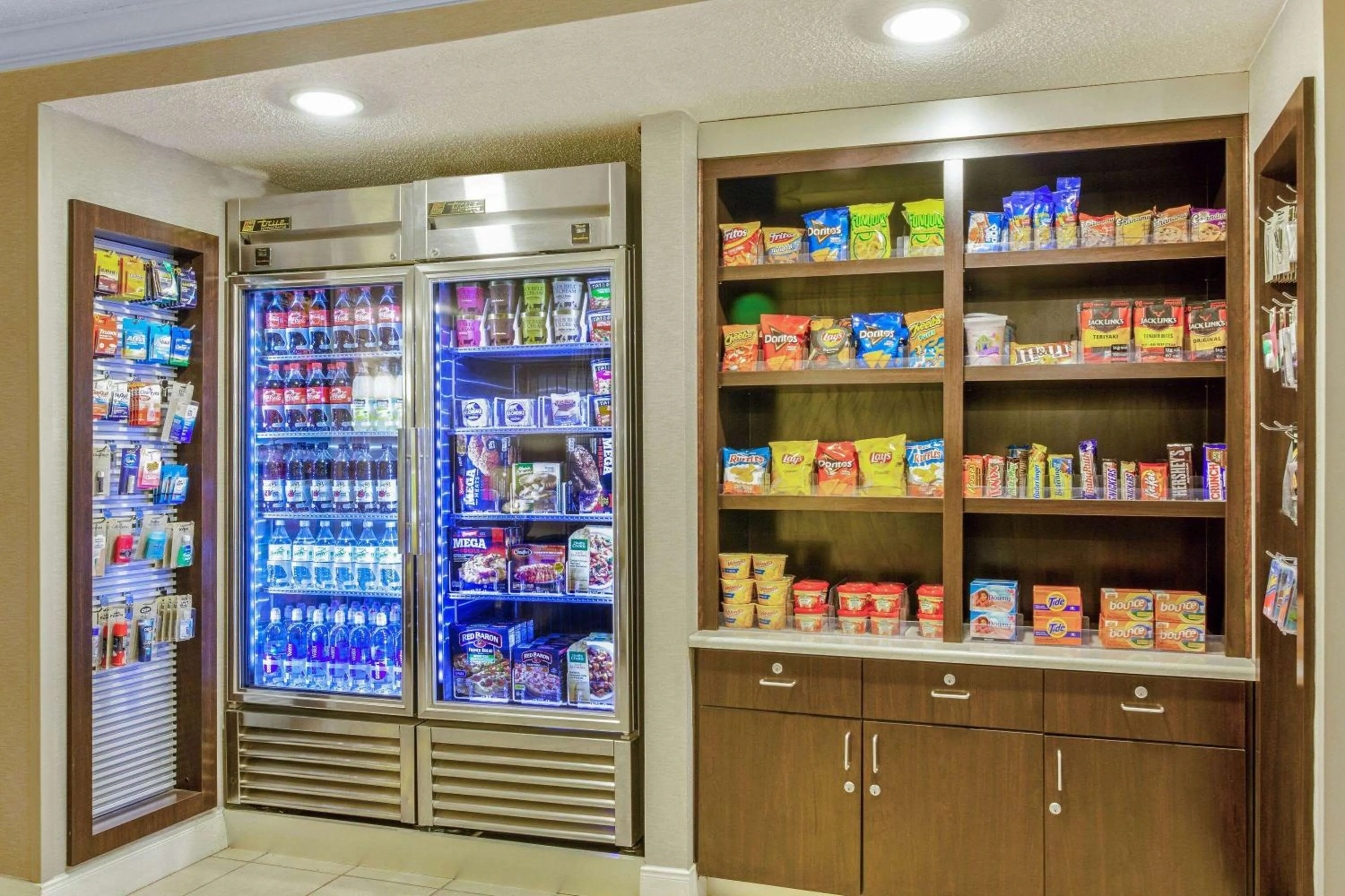 Food and drinks in La Quinta Inn by Wyndham and Conference Center San Angelo