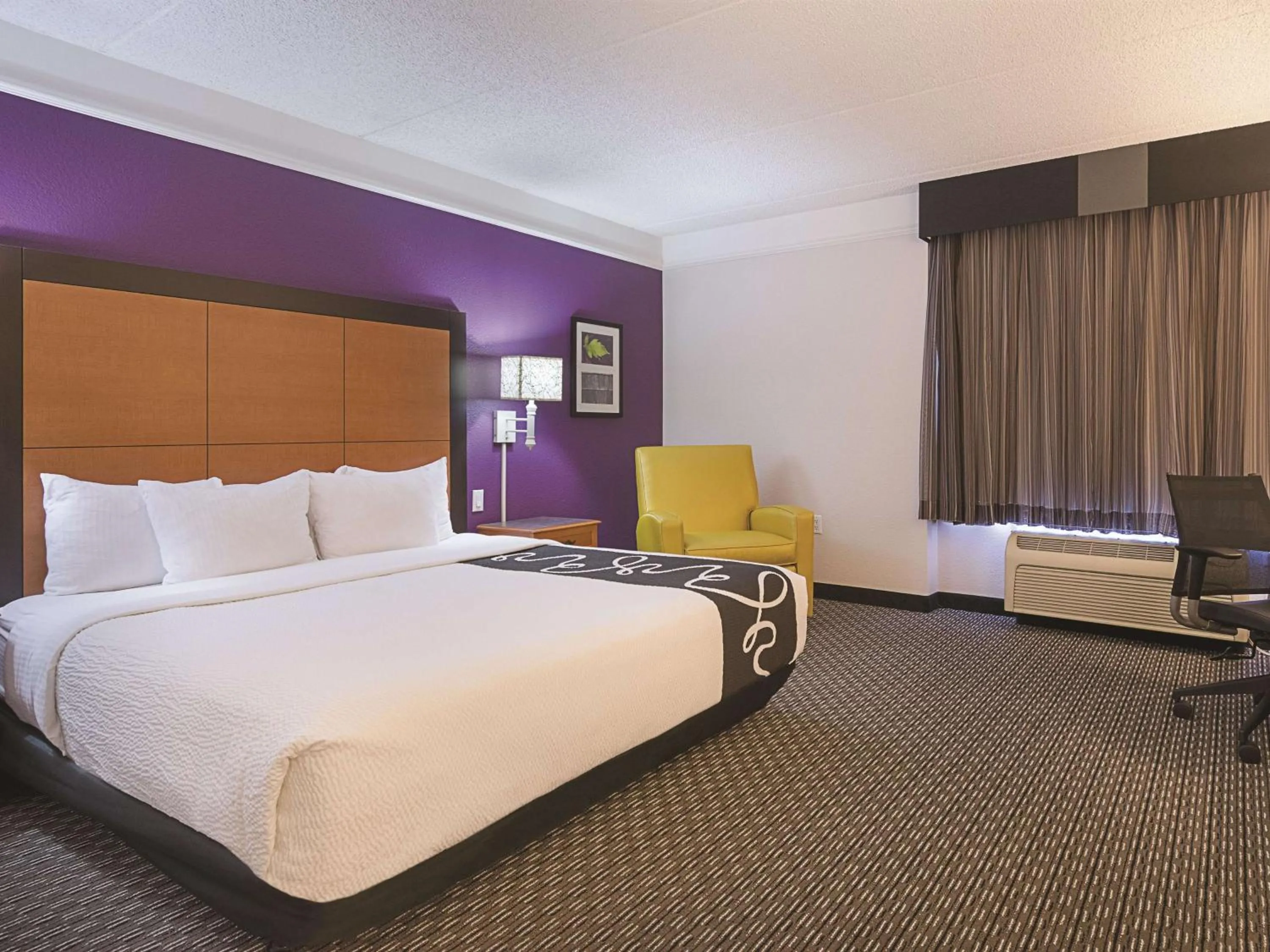 Photo of the whole room, Bed in La Quinta Inn by Wyndham and Conference Center San Angelo
