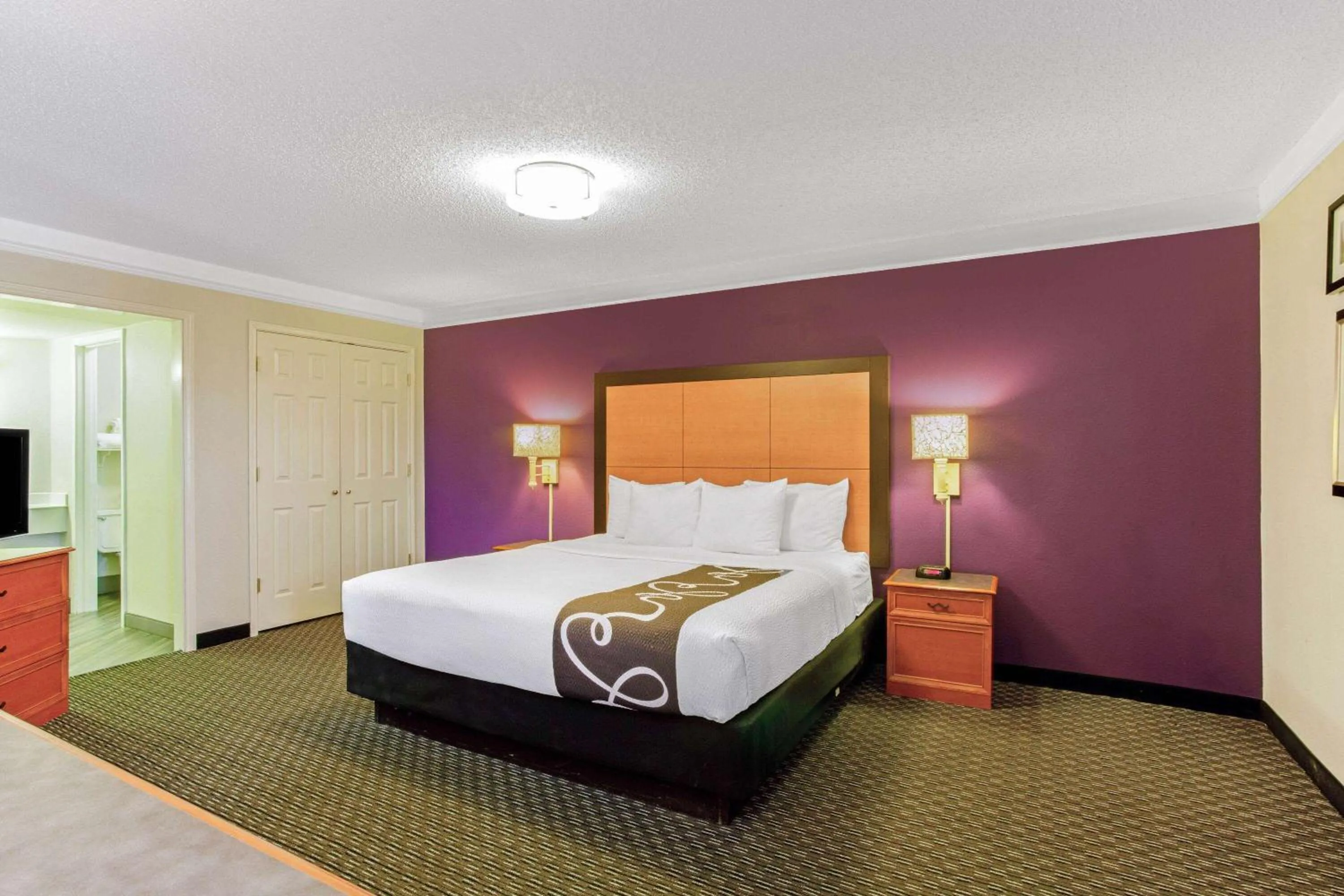 Photo of the whole room, Bed in La Quinta Inn by Wyndham and Conference Center San Angelo
