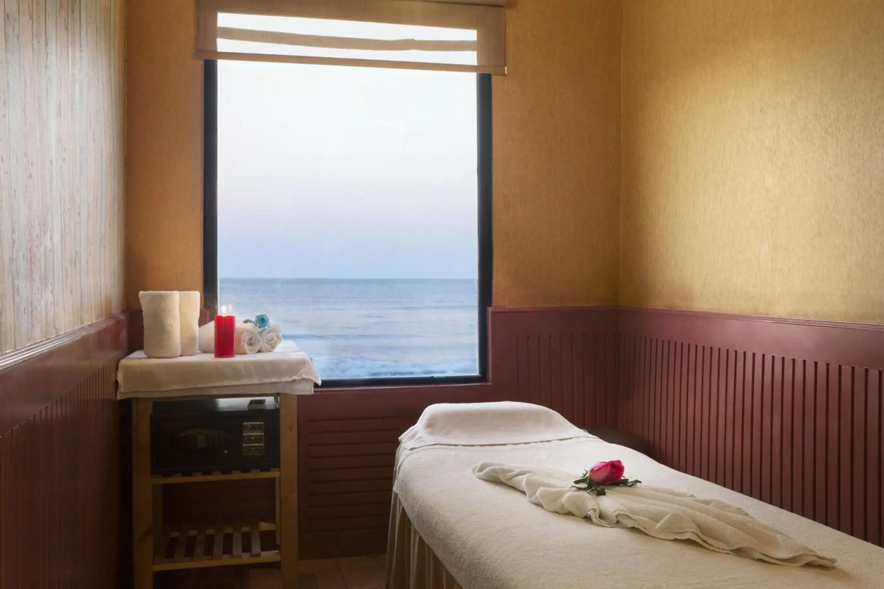 Spa and wellness centre/facilities, Bed in Ramada by Wyndham Beach Hotel Ajman Spa and wellness centre/facilities, Bed in Ramada by Wyndham Beach Hotel Ajman