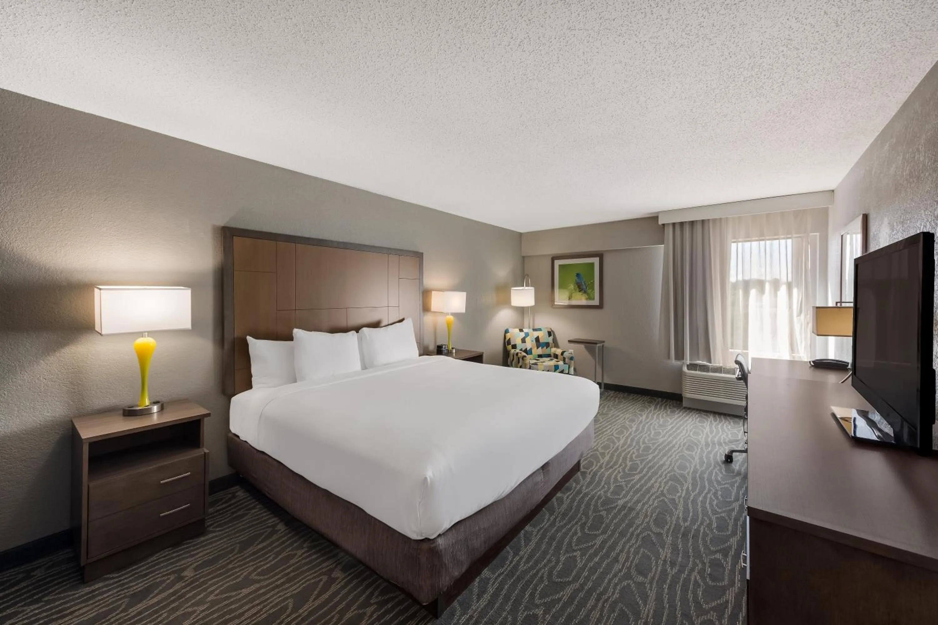 Bedroom, Bed in Comfort Inn & Suites Tipp City Dayton North I-75