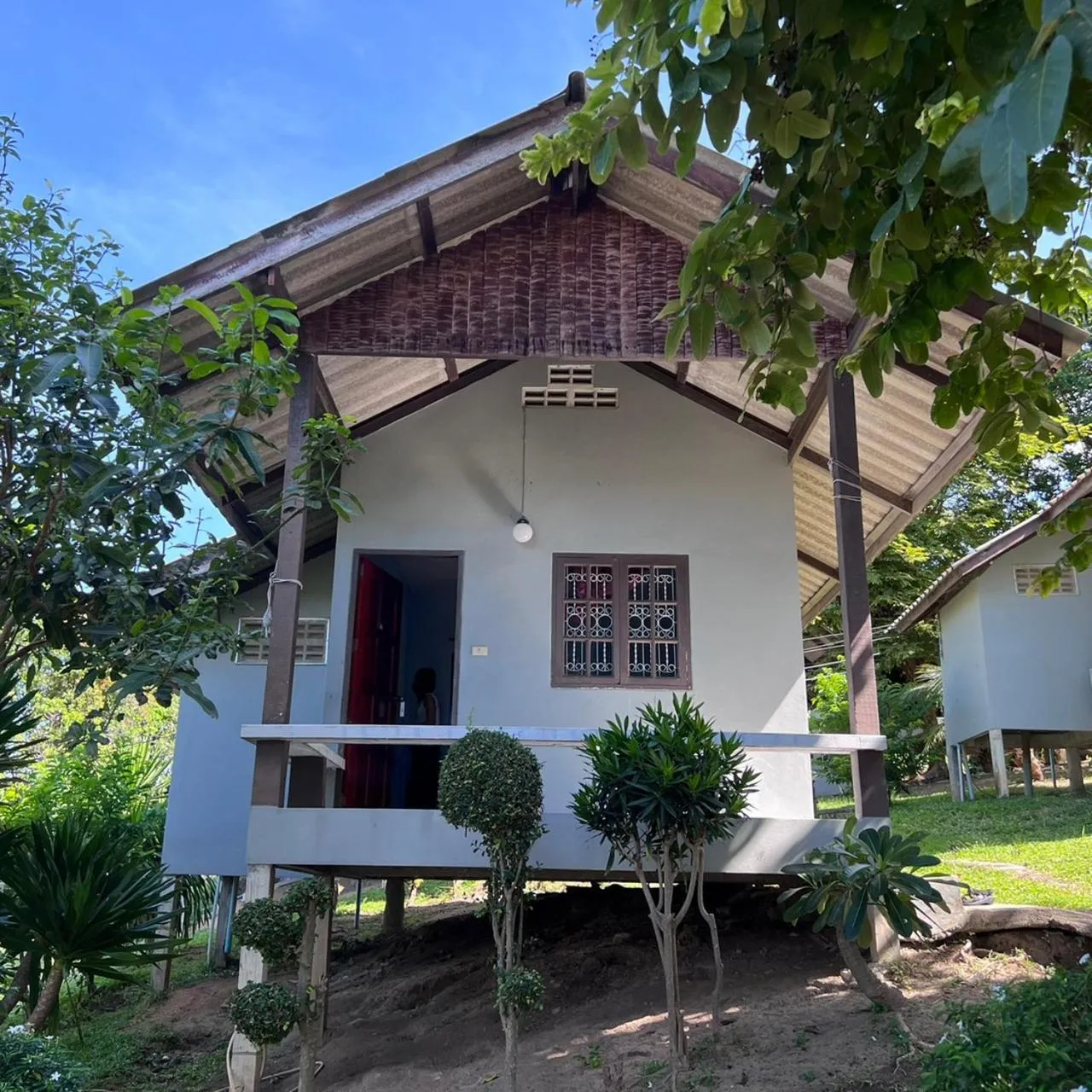 Property building in Phupha Bungalow Haad Rin