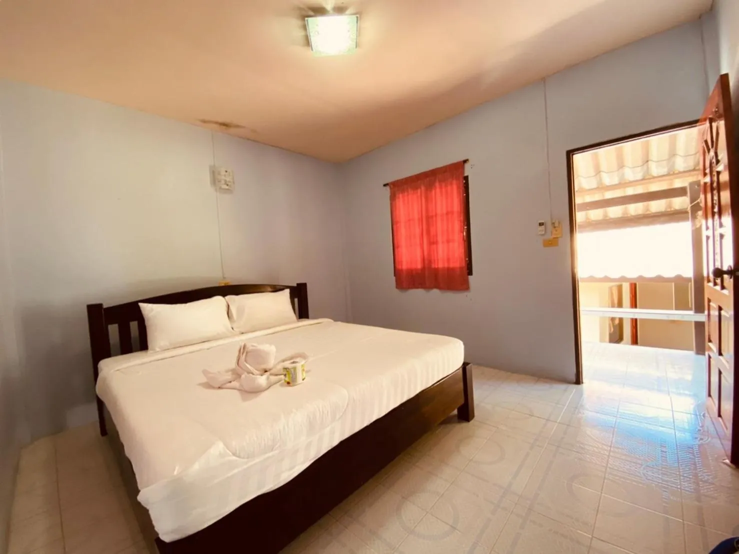 Bed in Phupha Bungalow Haad Rin