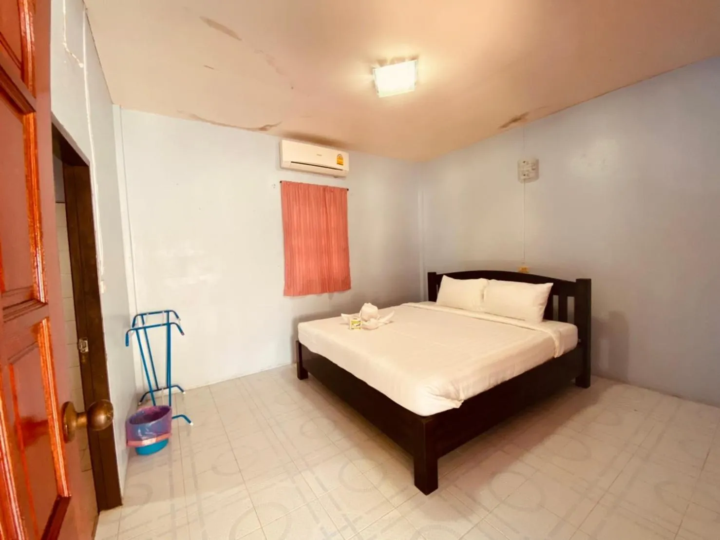 Bedroom, Bed in Phupha Bungalow Haad Rin