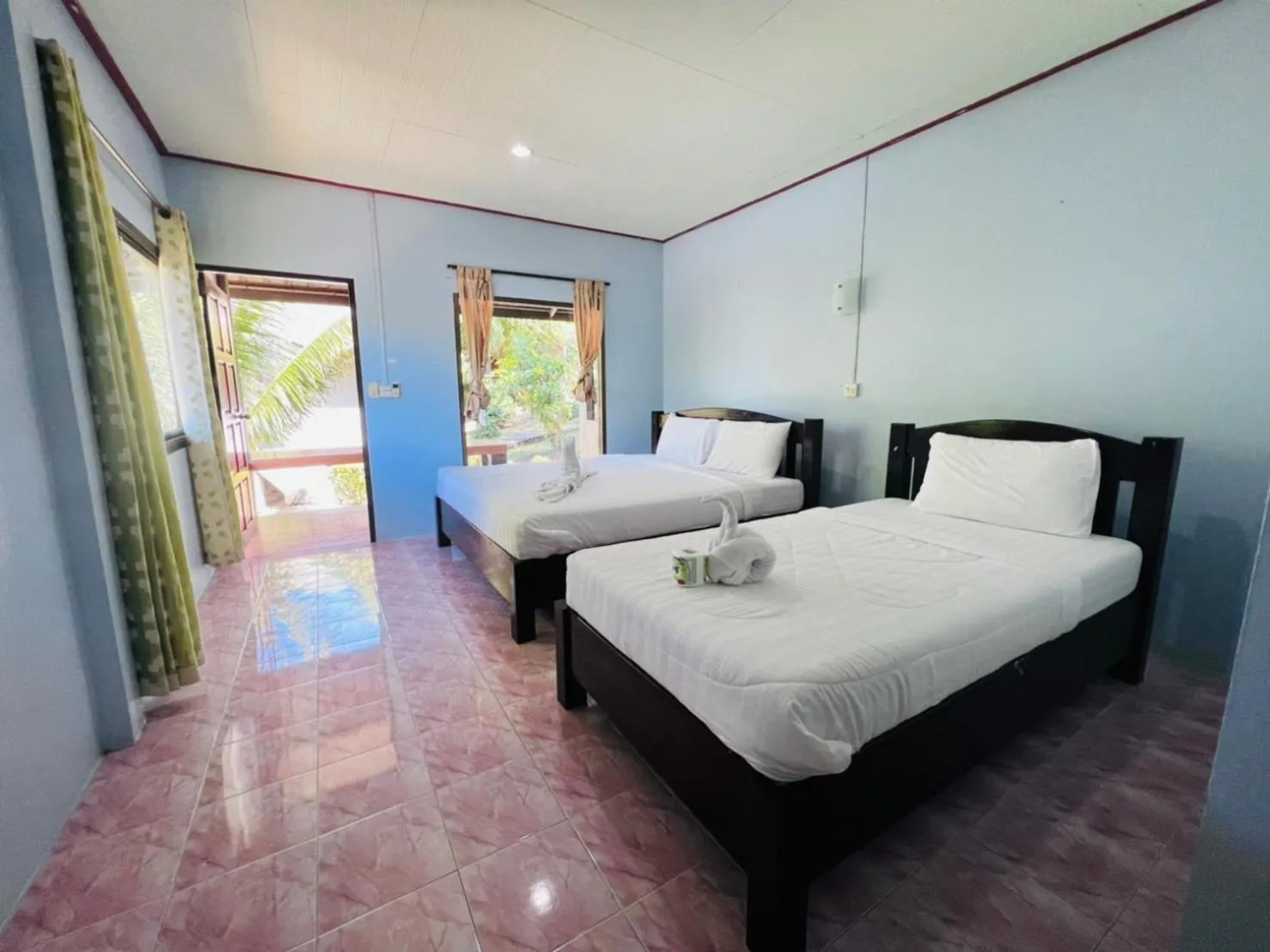 Bedroom, Bed in Phupha Bungalow Haad Rin