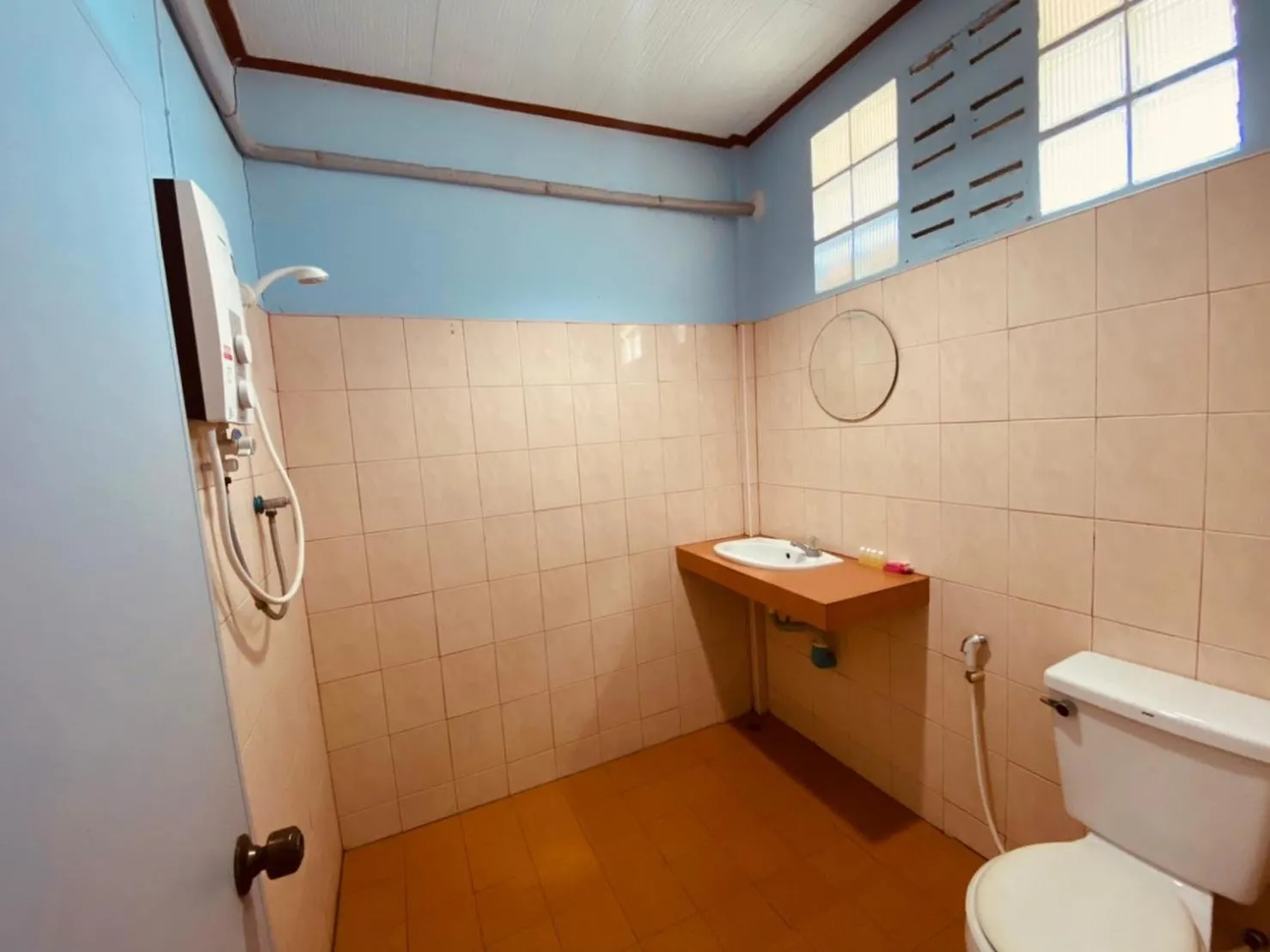 Bathroom in Phupha Bungalow Haad Rin