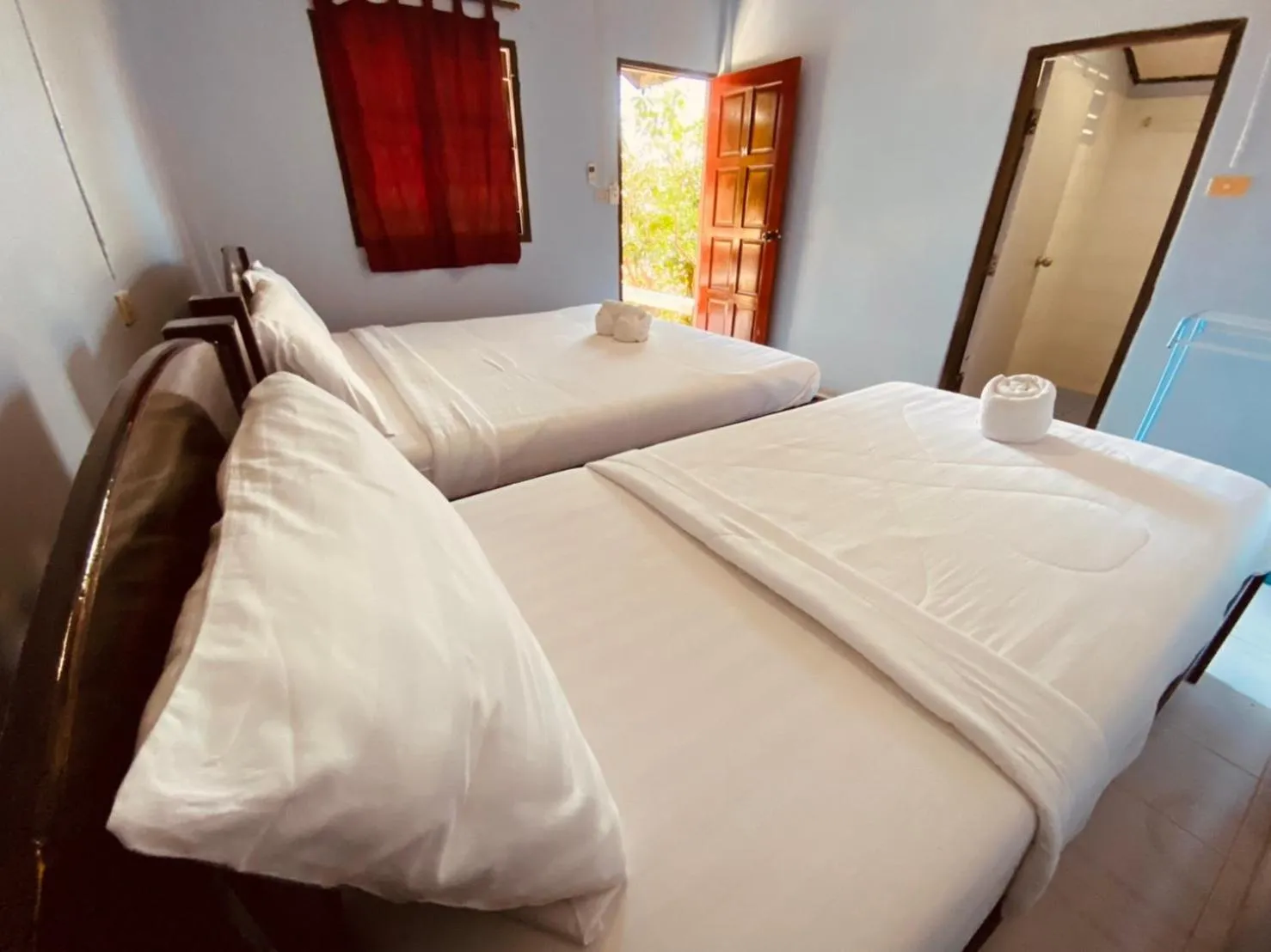 Bed in Phupha Bungalow Haad Rin