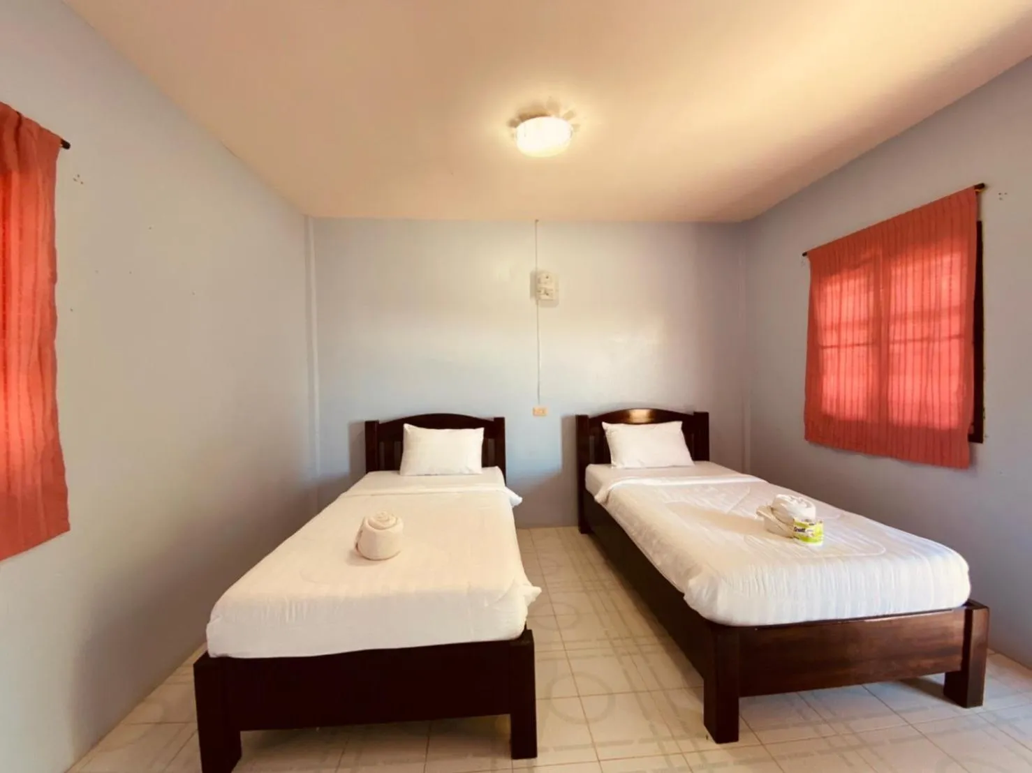 Bed in Phupha Bungalow Haad Rin