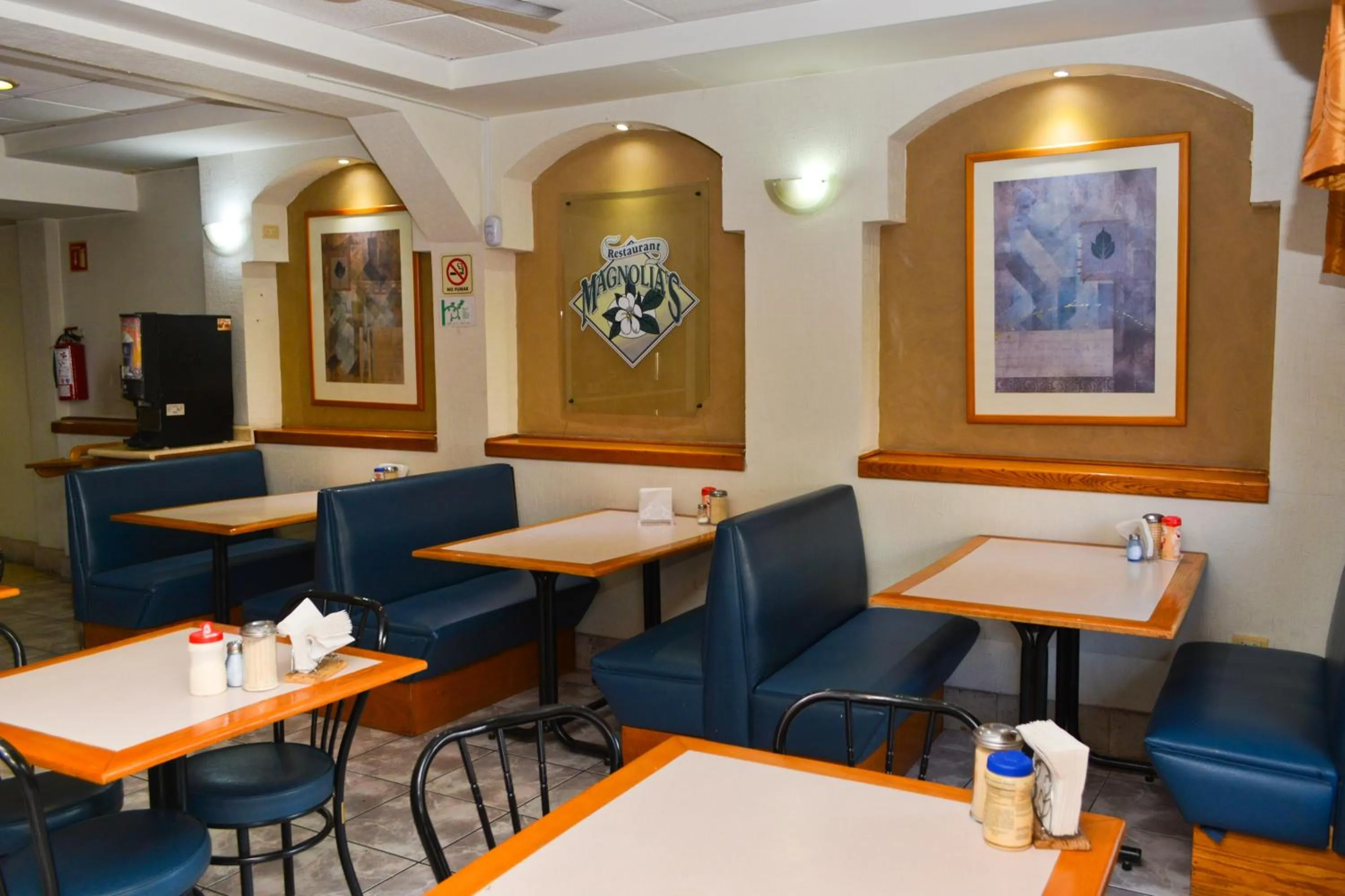 Restaurant/places to eat in HOTEL BAEZA