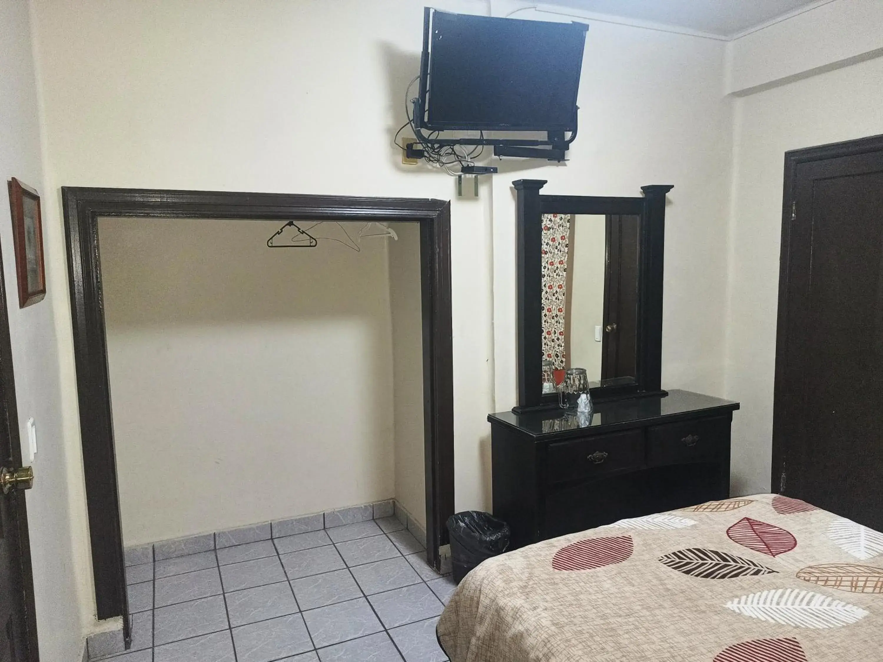 Queen Room in HOTEL BAEZA Queen Room in HOTEL BAEZA