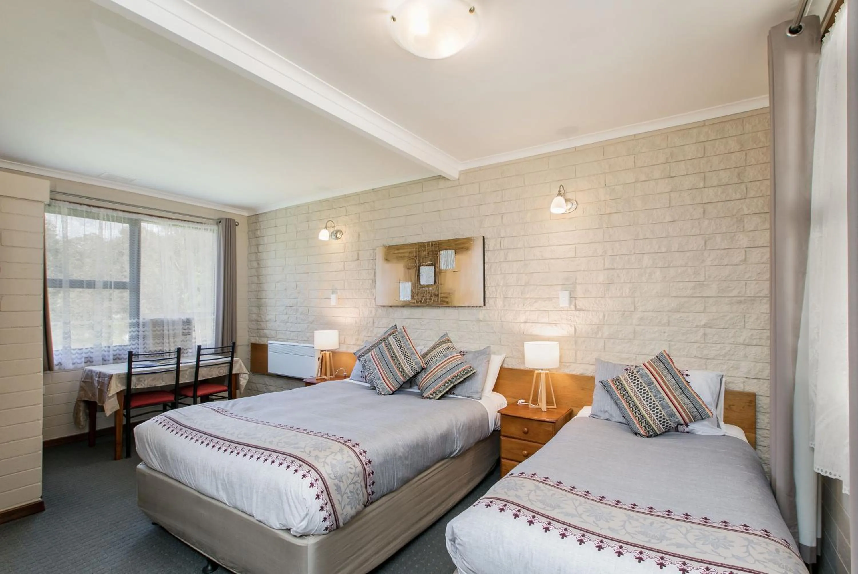 Superior Double or Twin Room with Mountain View in Allamar Motel