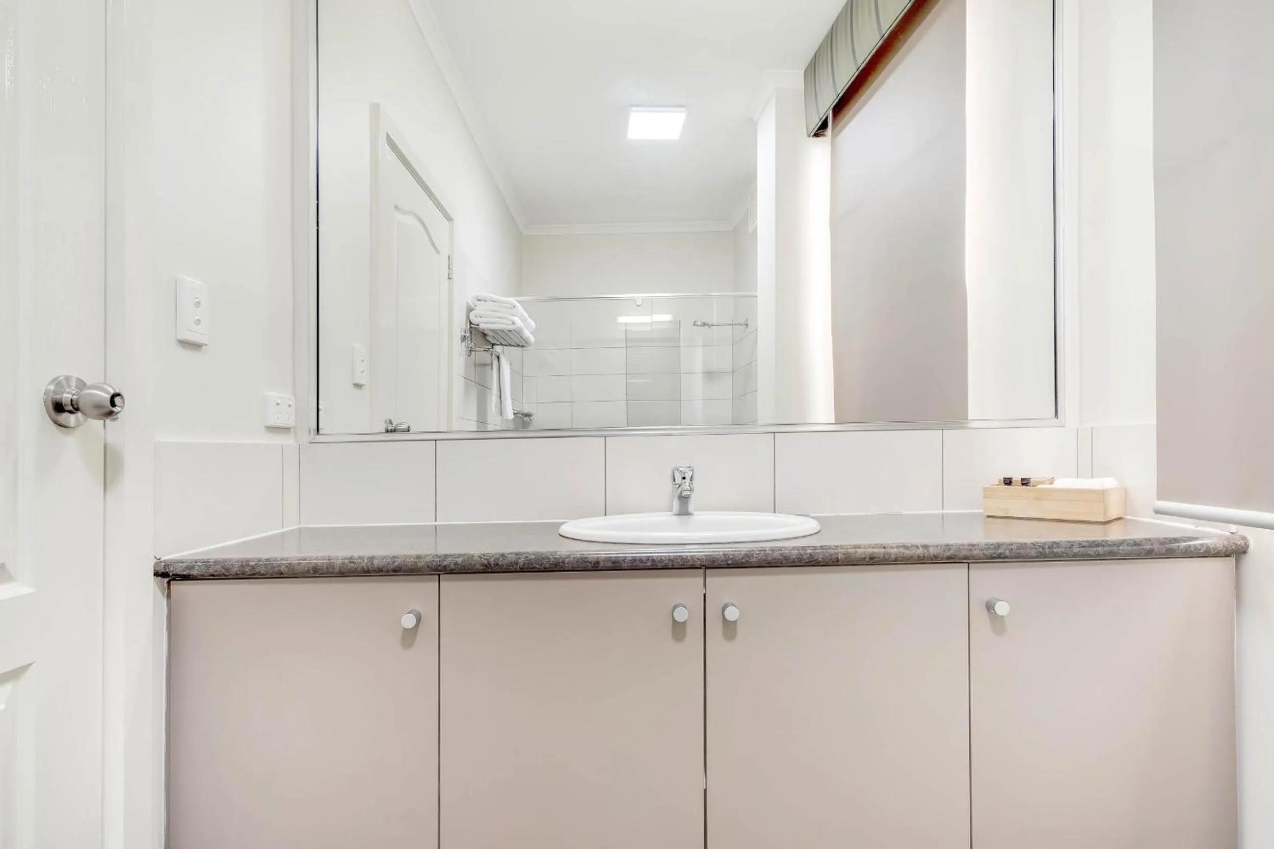 Bathroom in Prince of Wales Hotel