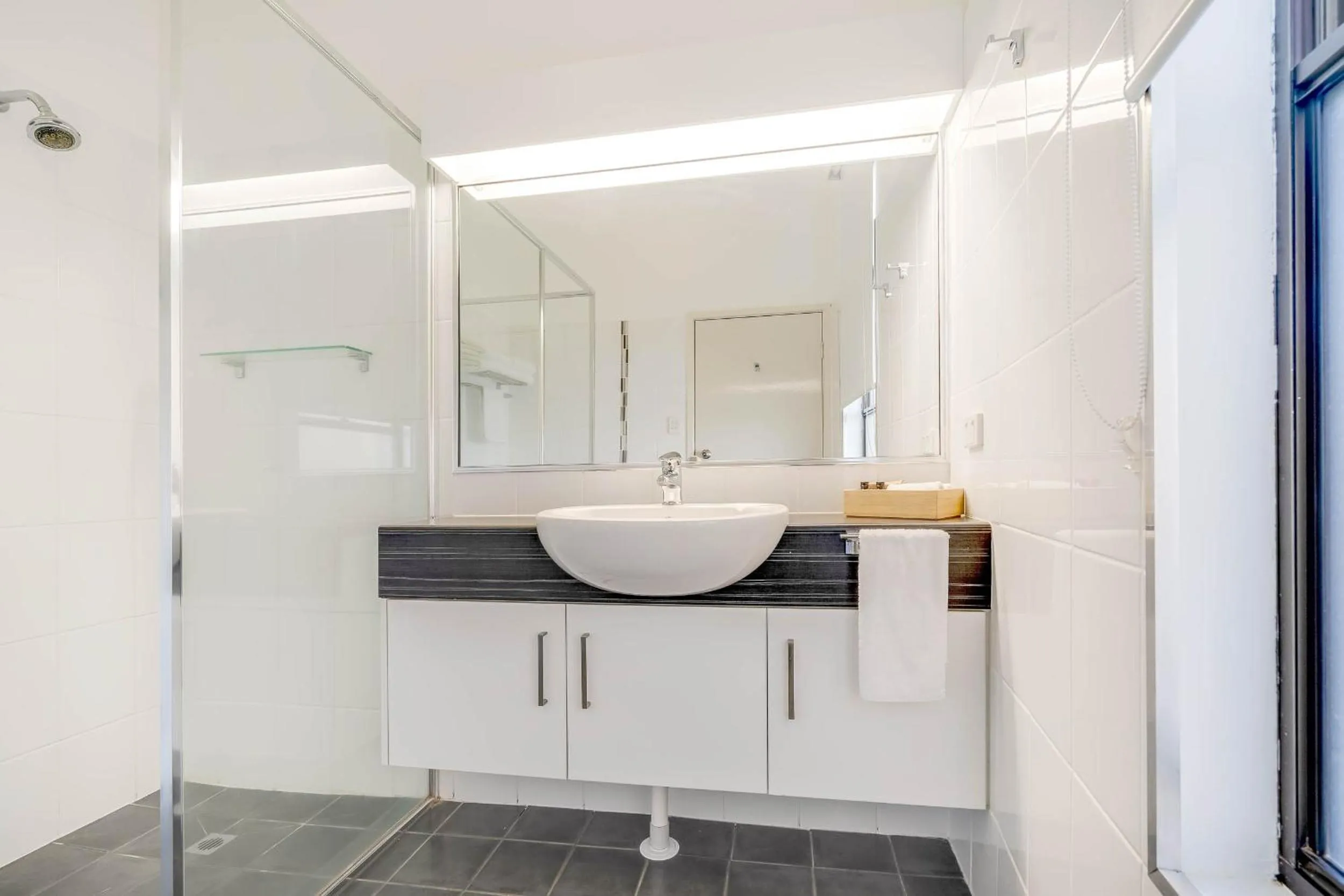 Bathroom in Prince of Wales Hotel