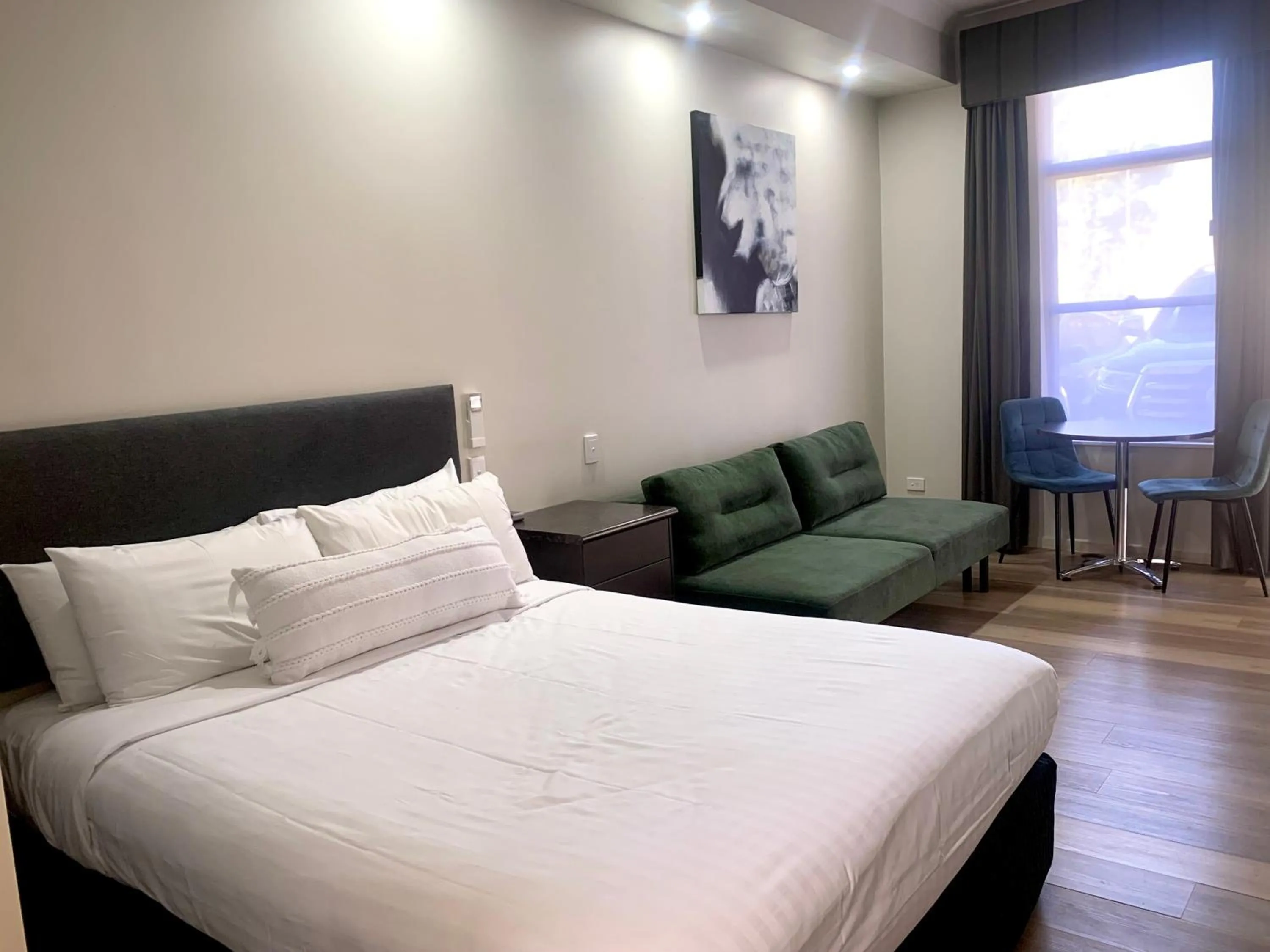 Bed in Prince of Wales Hotel