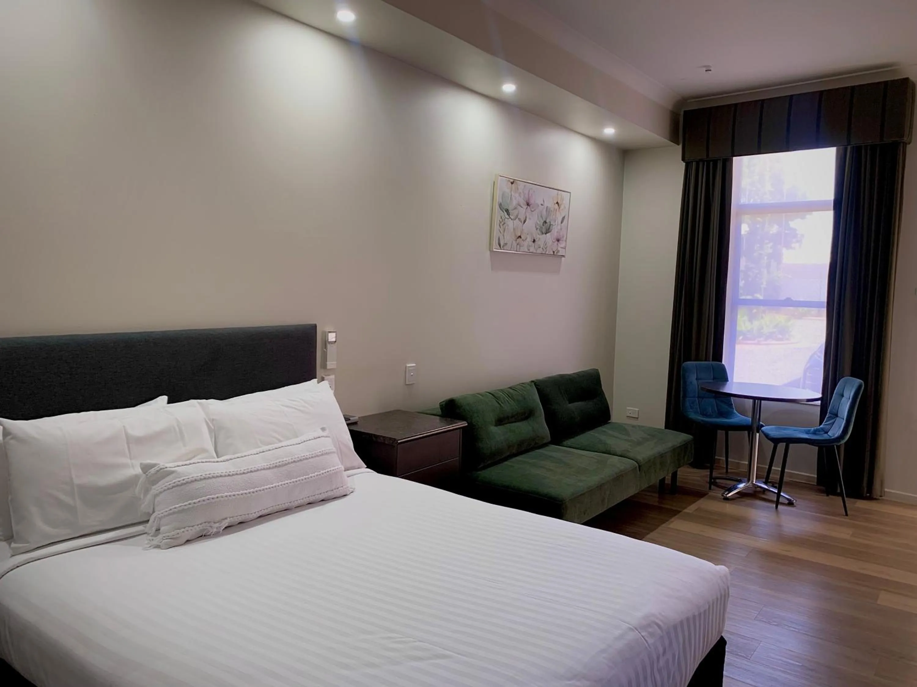 Bed in Prince of Wales Hotel