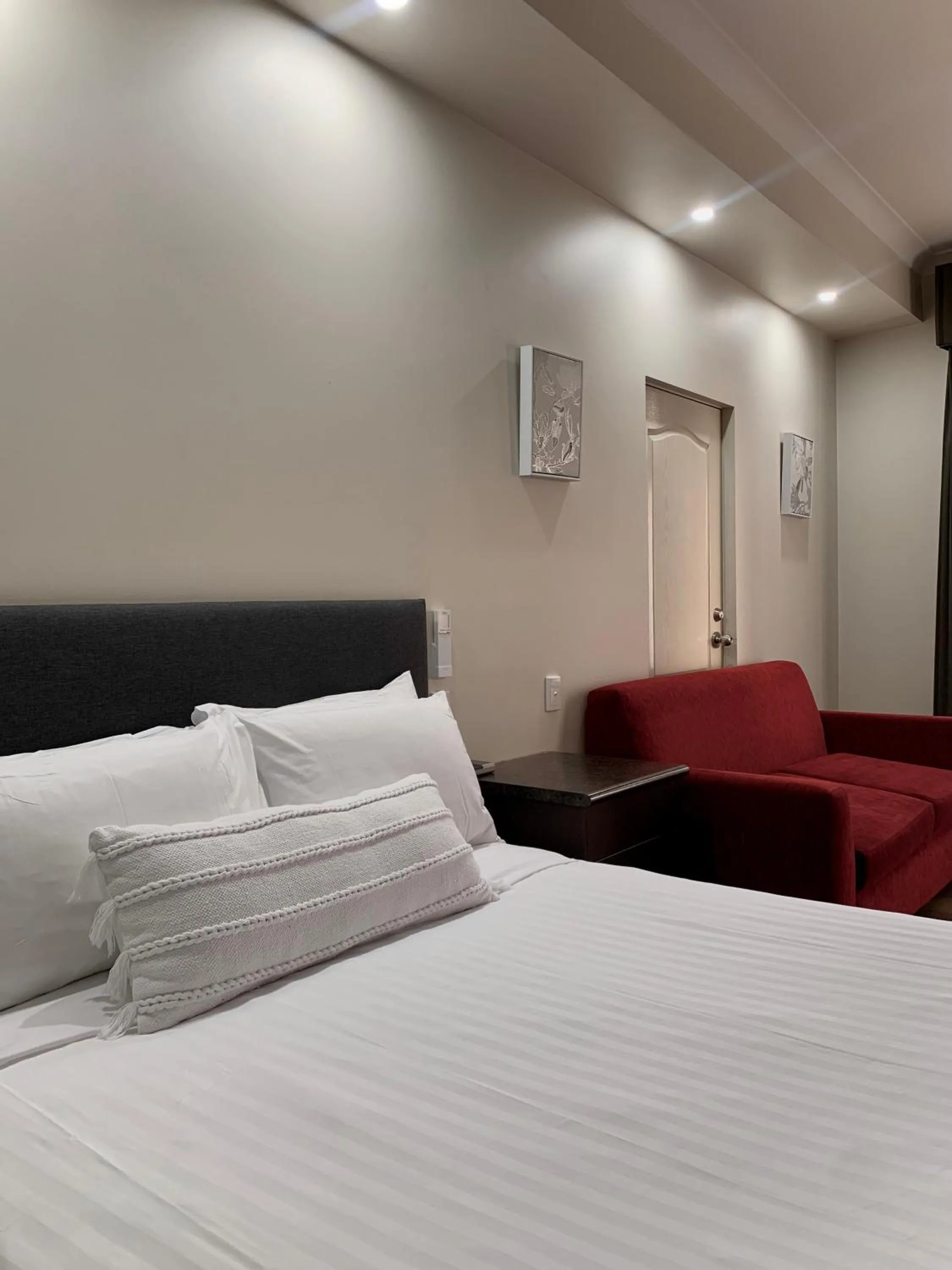 Bed in Prince of Wales Hotel