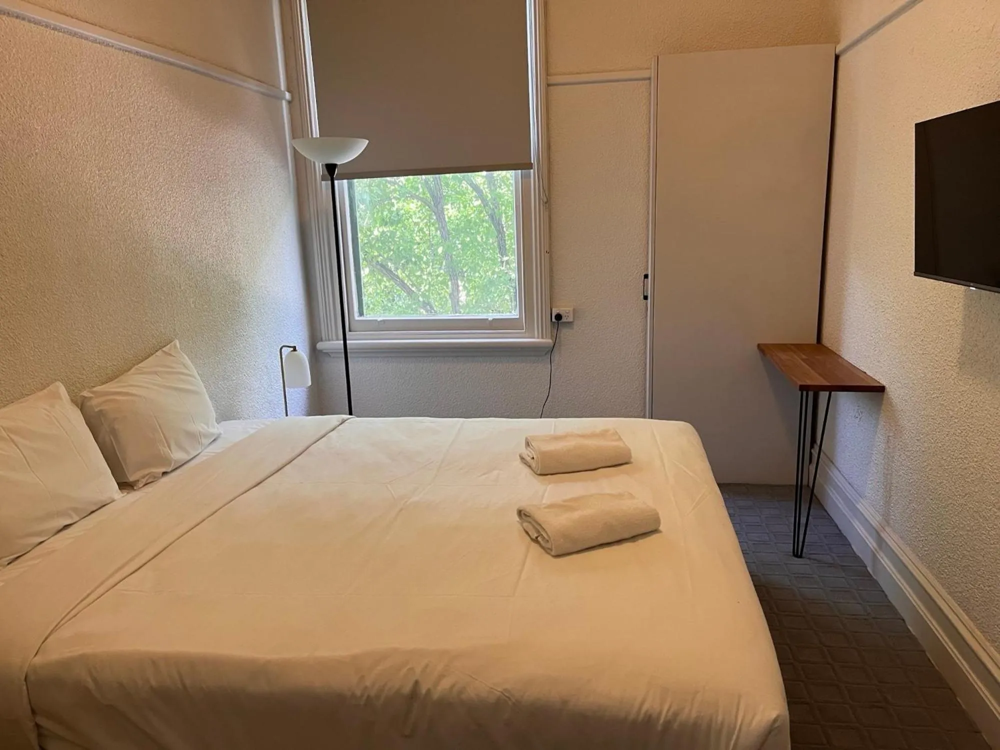 Bedroom, Bed in Prince of Wales Hotel