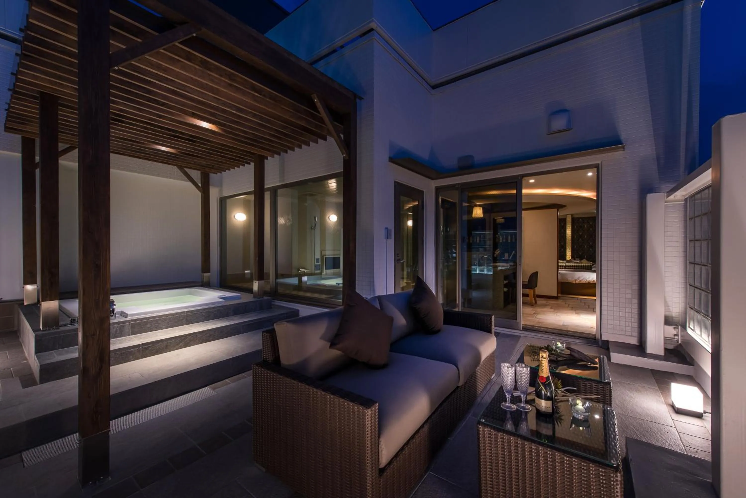 Hotel C. Chiba Shiroi