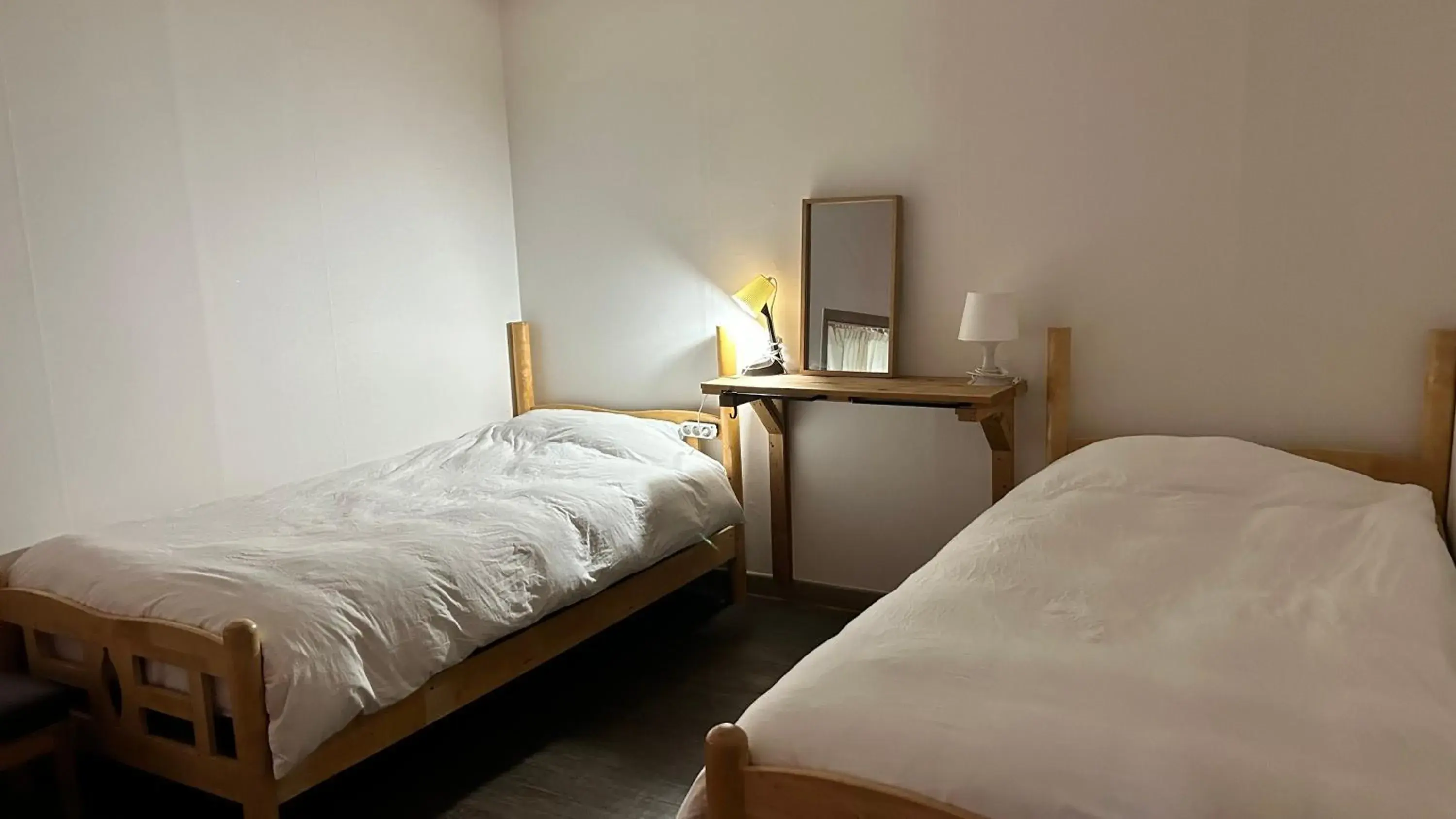 Quadruple Room with Private Bathroom in Gyeongju Momojane Guesthouse Quadruple Room with Private Bathroom in Gyeongju Momojane Guesthouse