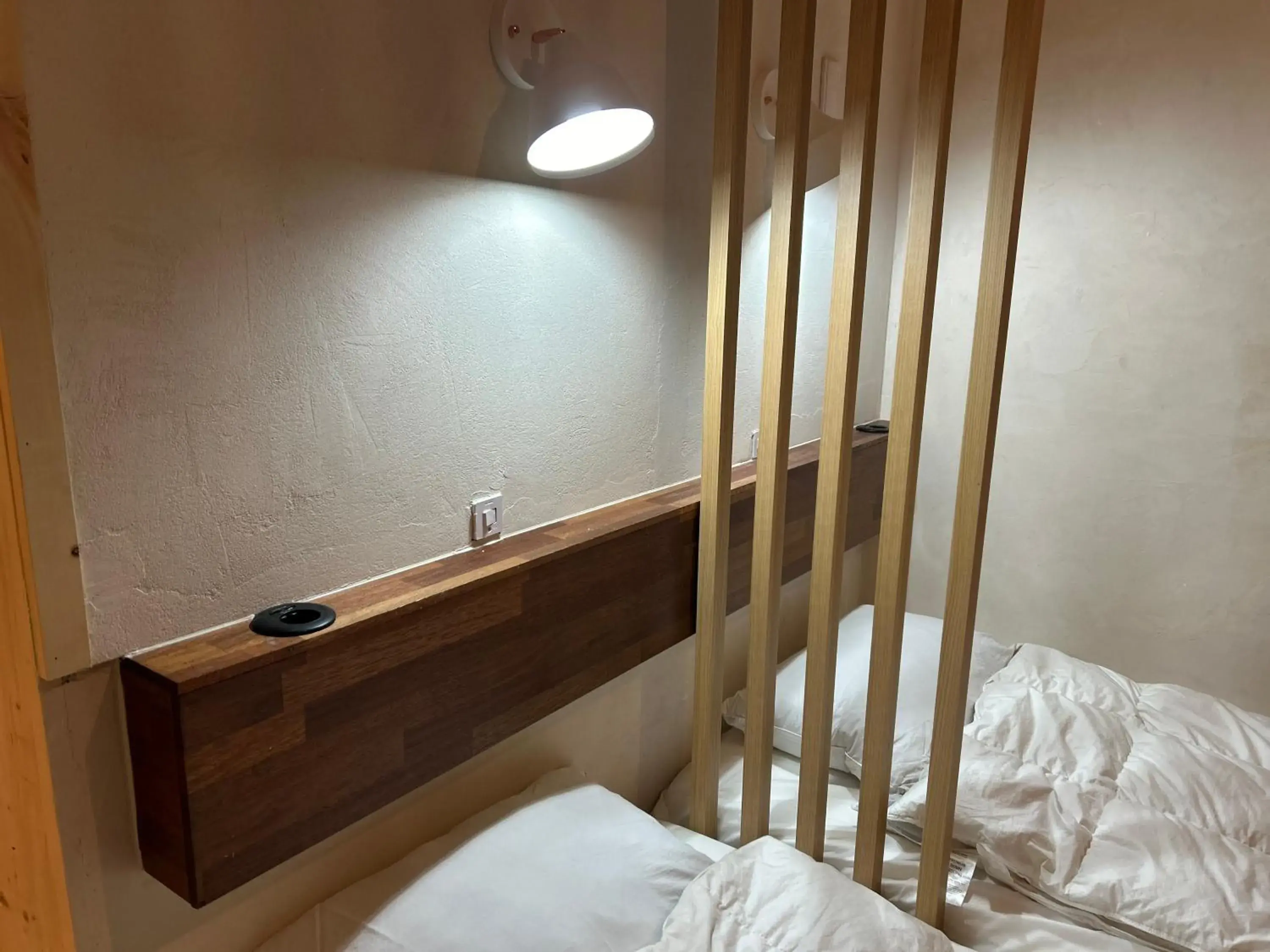 Twin Room with Private Bathroom in Gyeongju Momojane Guesthouse Twin Room with Private Bathroom in Gyeongju Momojane Guesthouse