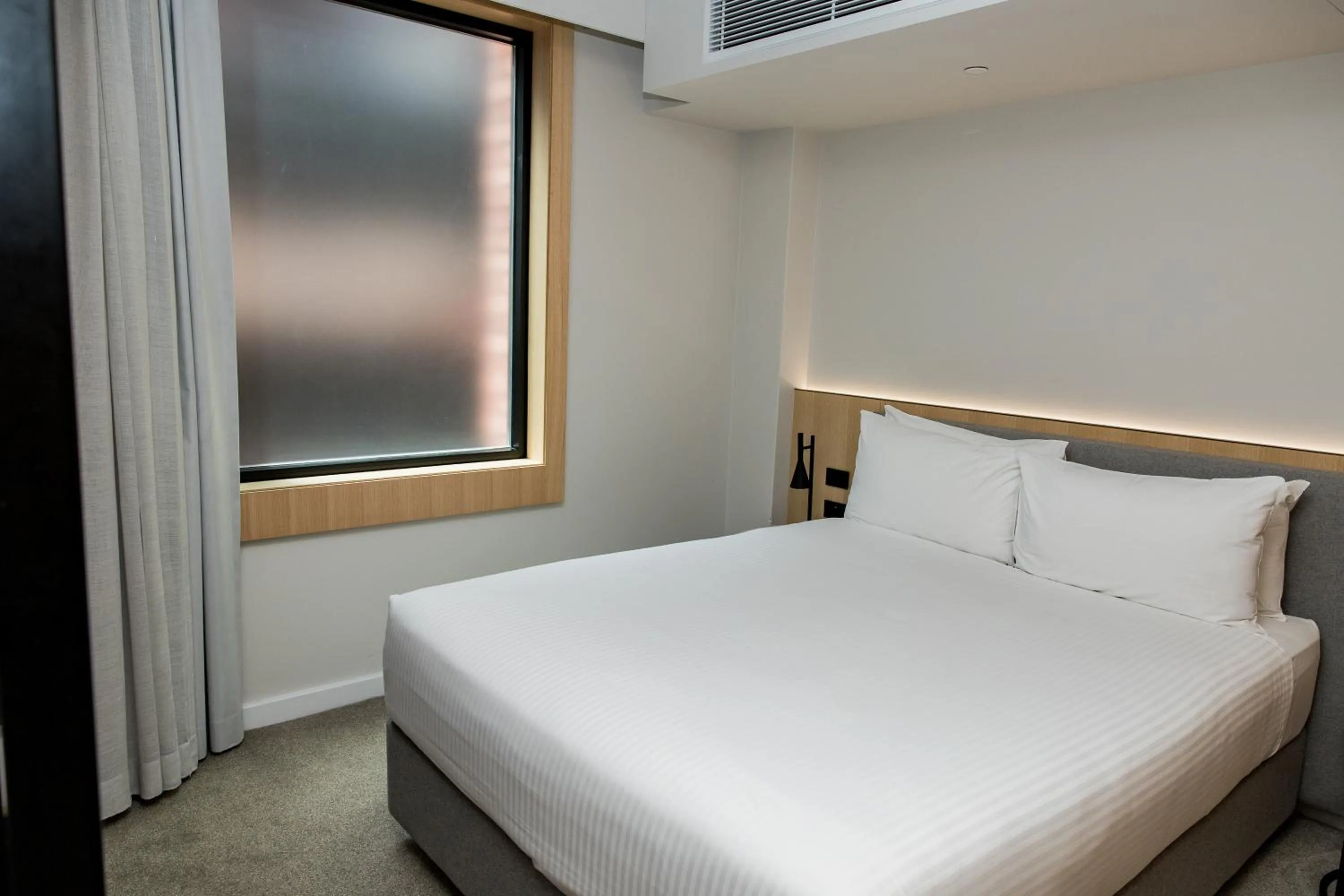 Bedroom, Bed in Quay Perth