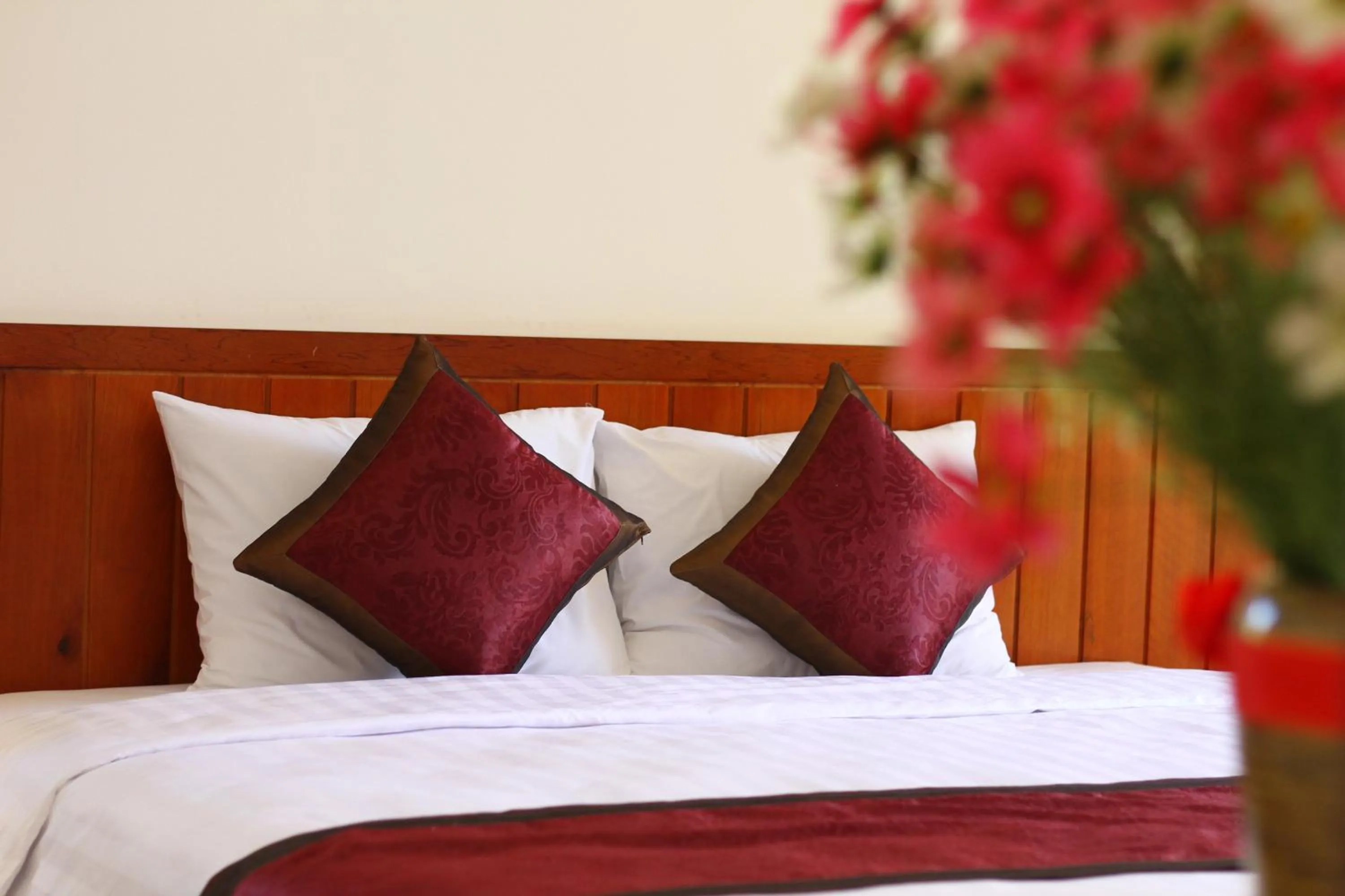 Bed in The Earth Villa