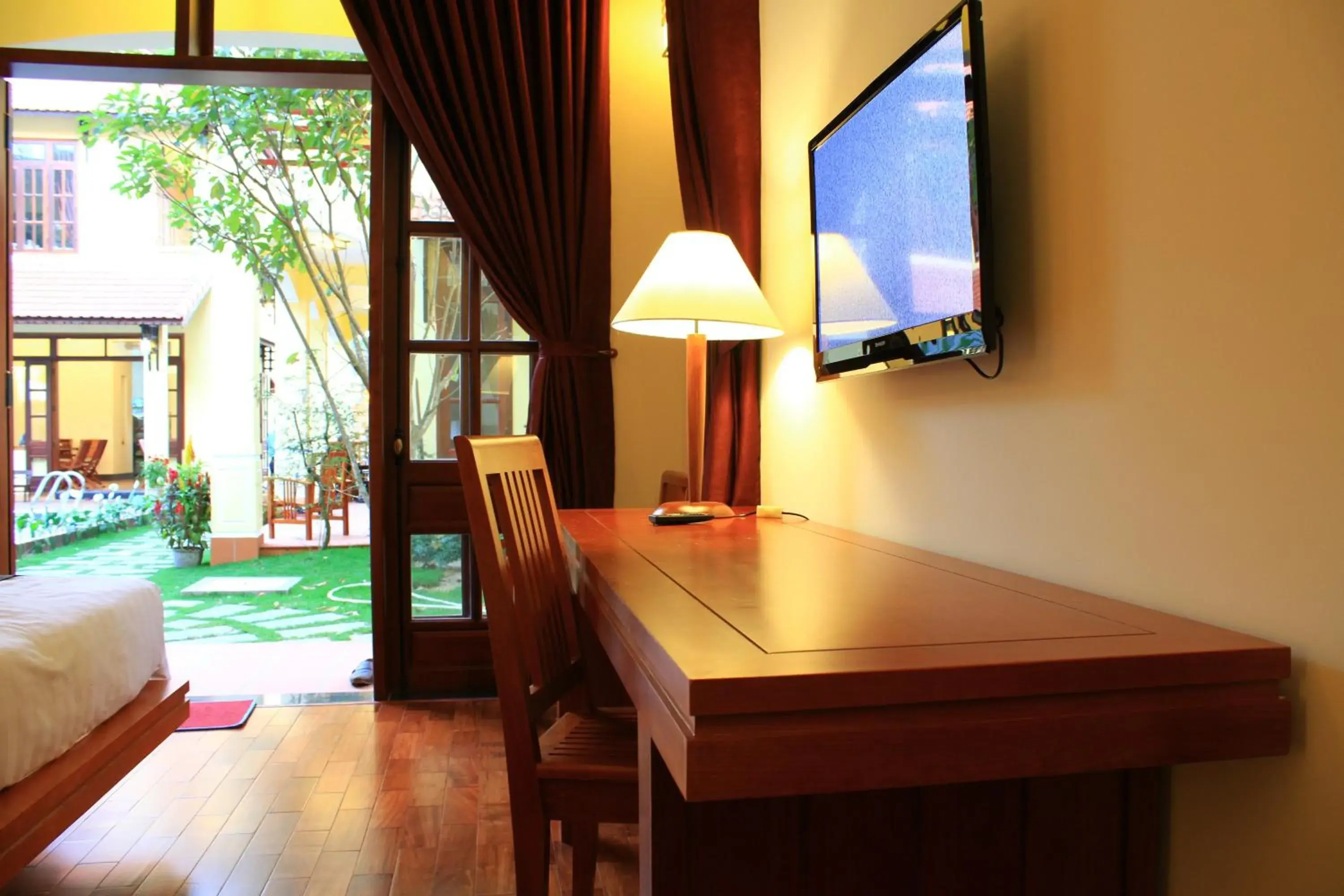 Garden view in The Earth Villa Garden view in The Earth Villa